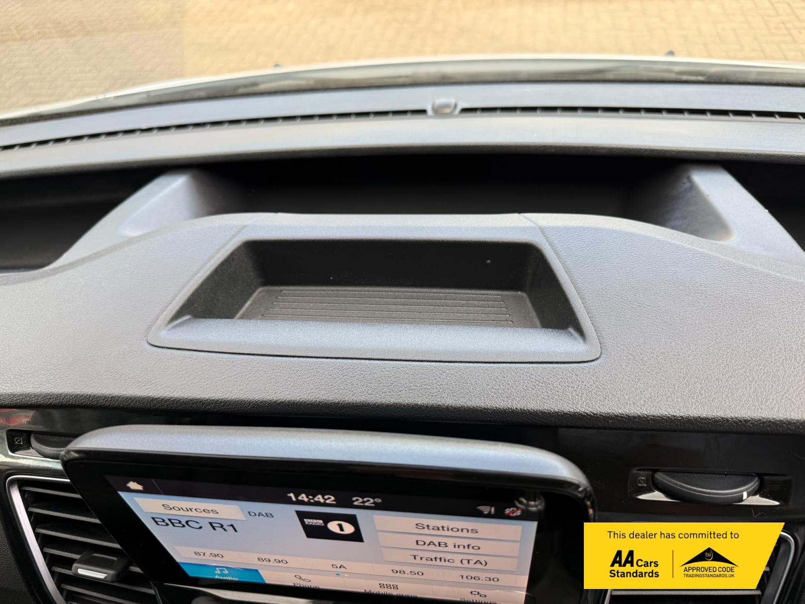 2022 Ford Transit Custom 2.0 300 EcoBlue Limited Panel Van 5dr Diesel Manual L1 H1 Euro 6 (s/s) (130 ps) - Thumbnail 41