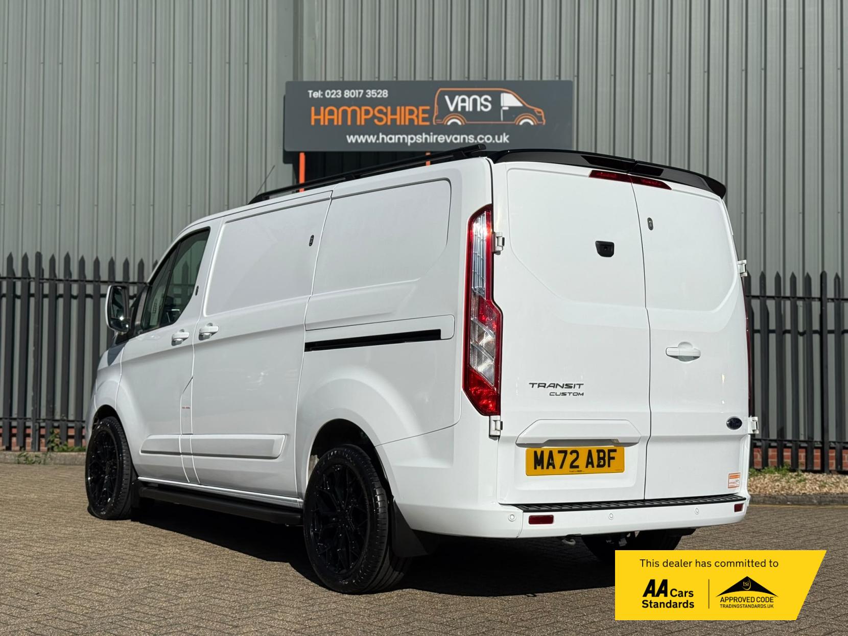 2022 Ford Transit Custom 2.0 300 EcoBlue Limited Panel Van 5dr Diesel Manual L1 H1 Euro 6 (s/s) (130 ps) - Thumbnail 4