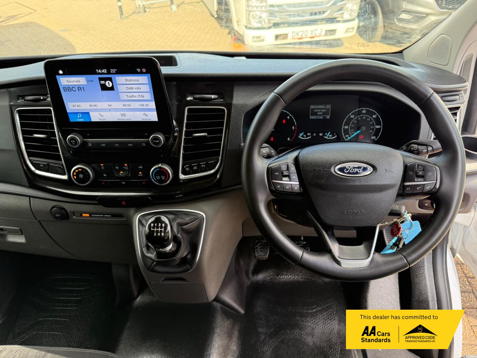 2022 Ford Transit Custom 2.0 300 EcoBlue Limited Panel Van 5dr Diesel Manual L1 H1 Euro 6 (s/s) (130 ps) - Thumbnail 38