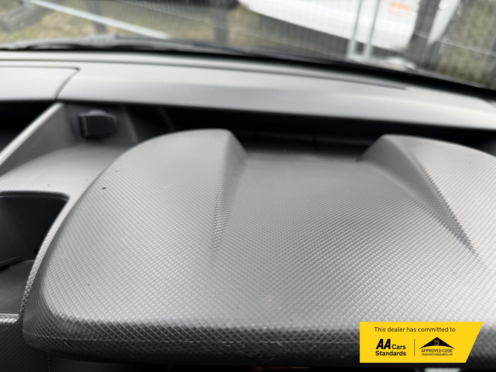 Vauxhall Movano 2.3 CDTi 3500 BiTurbo Temperature Controlled 5dr Diesel Manual FWD L3 H2 (s/s) (143 bhp)