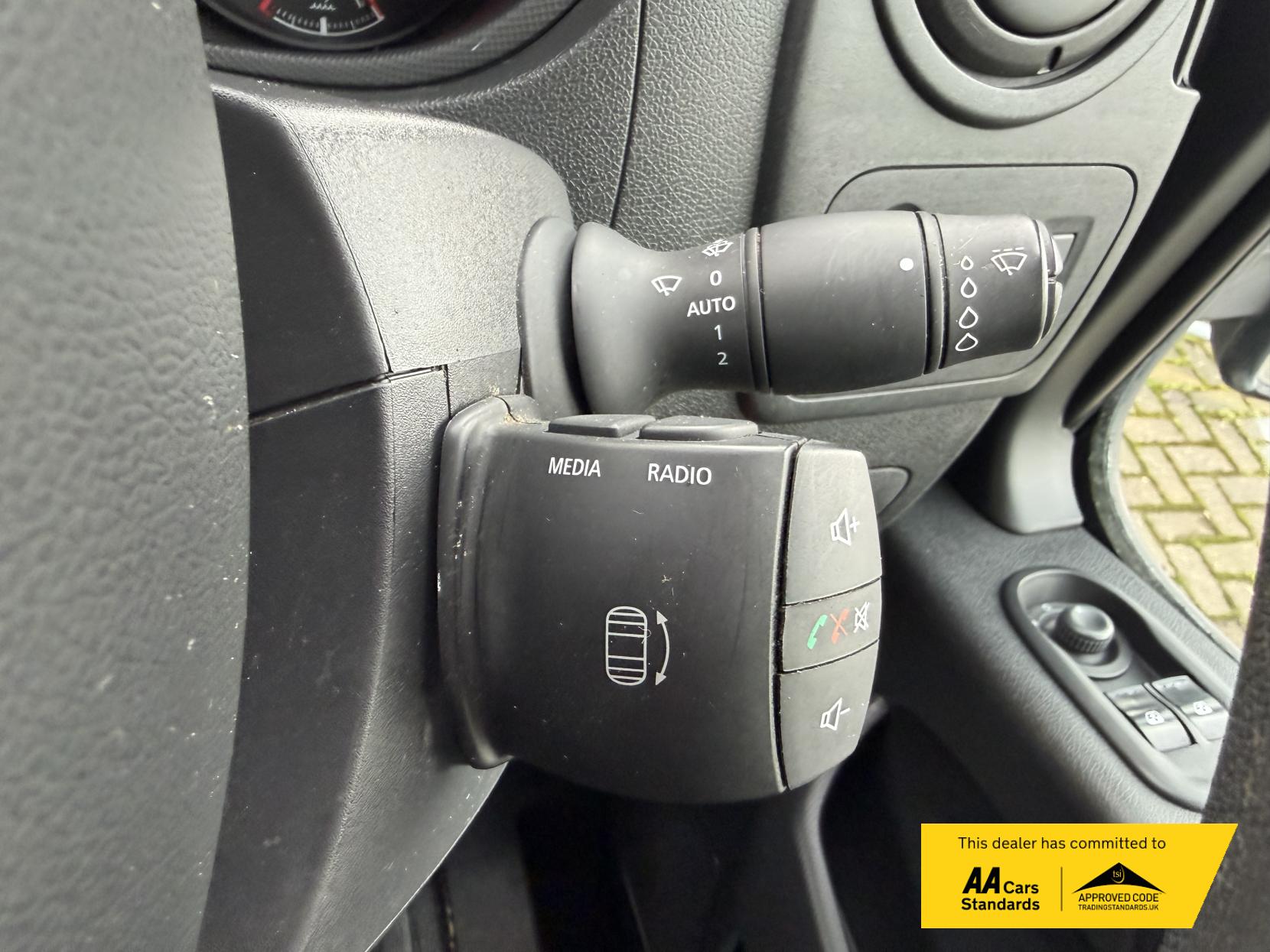 Vauxhall Movano 2.3 CDTi 3500 BiTurbo Temperature Controlled 5dr Diesel Manual FWD L3 H2 (s/s) (143 bhp)