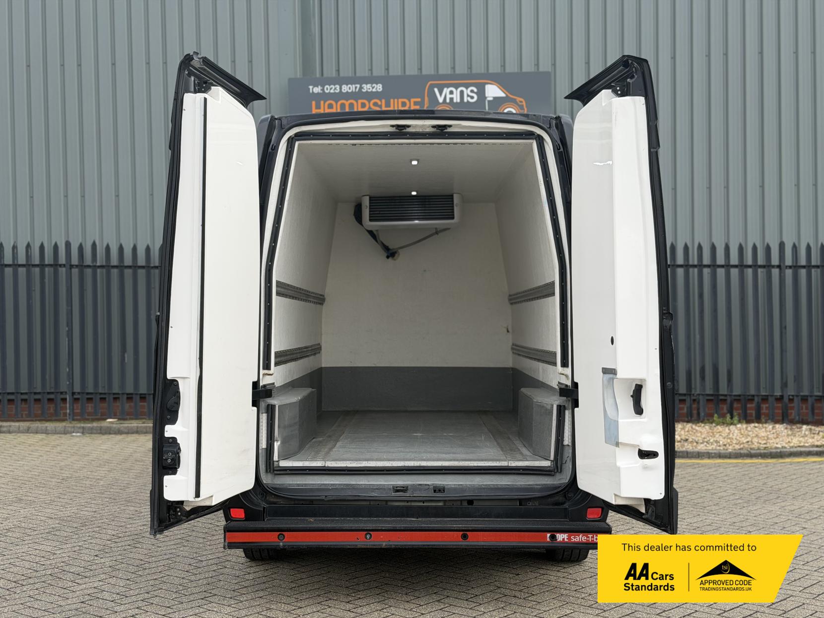 Vauxhall Movano 2.3 CDTi 3500 BiTurbo Temperature Controlled 5dr Diesel Manual FWD L3 H2 (s/s) (143 bhp)