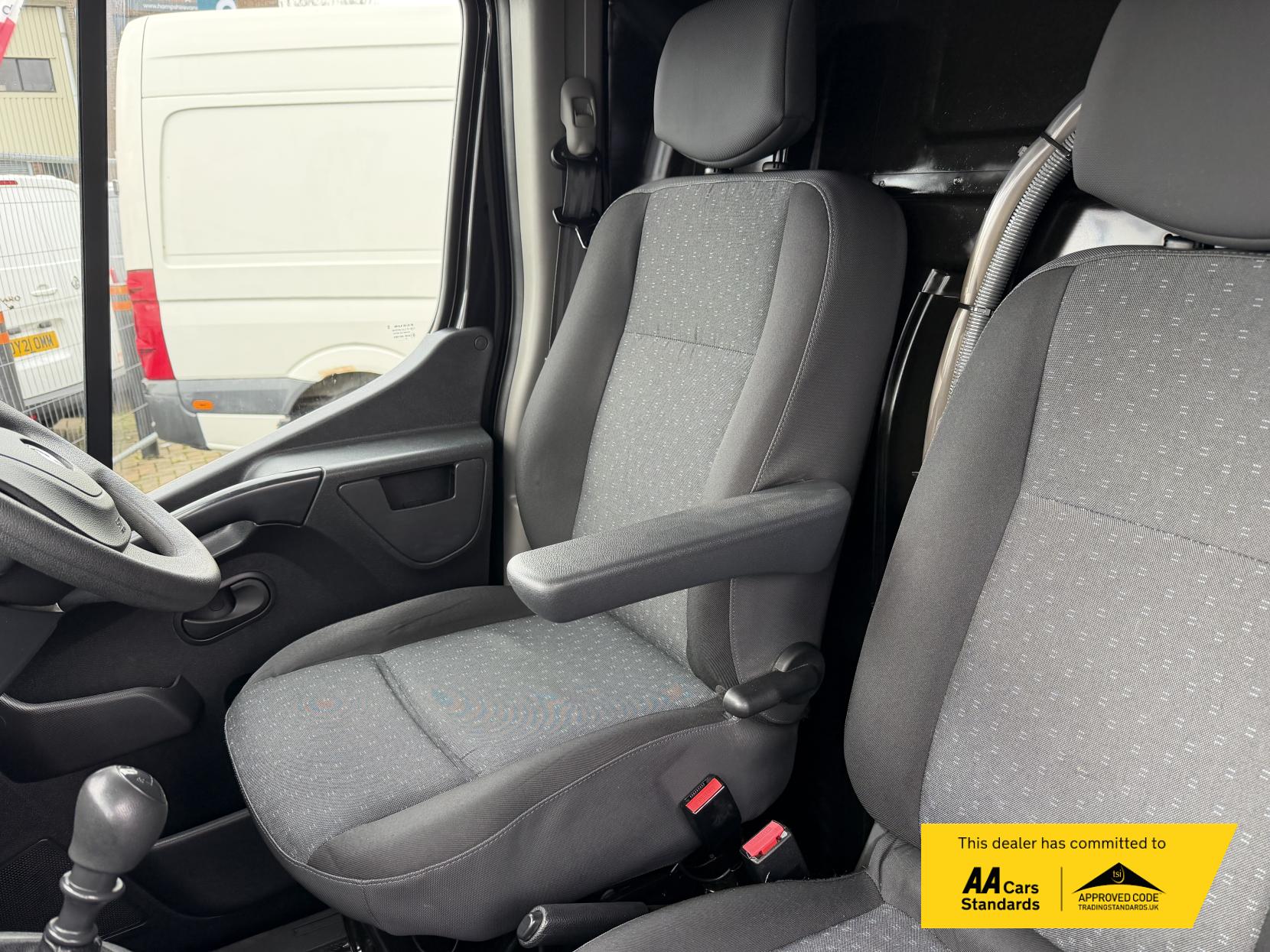 Vauxhall Movano 2.3 CDTi 3500 BiTurbo Temperature Controlled 5dr Diesel Manual FWD L3 H2 (s/s) (143 bhp)