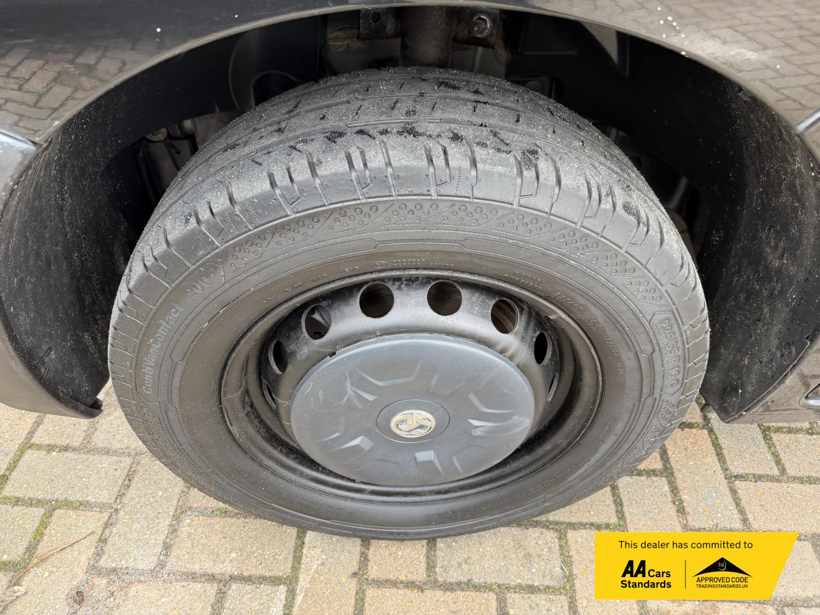 Vauxhall Movano 2.3 CDTi 3500 BiTurbo Temperature Controlled 5dr Diesel Manual FWD L3 H2 (s/s) (143 bhp)