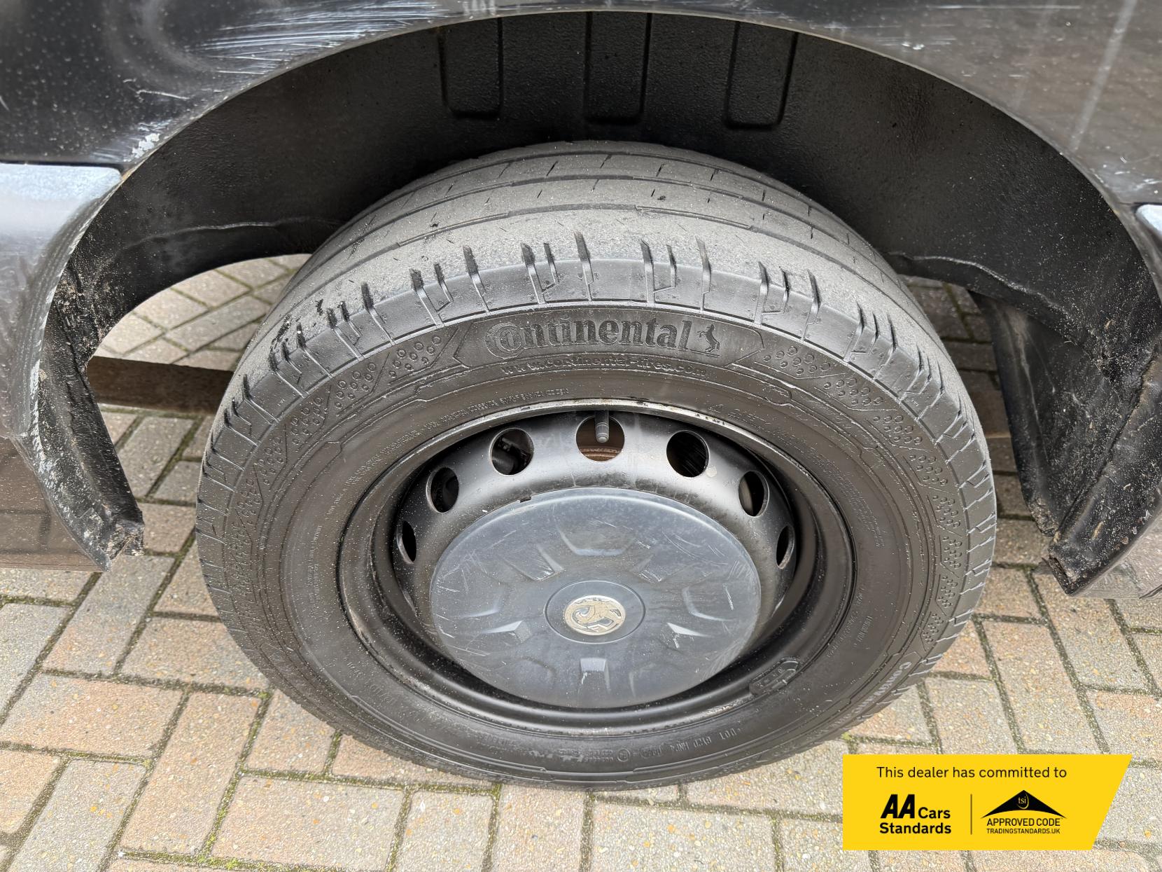 Vauxhall Movano 2.3 CDTi 3500 BiTurbo Temperature Controlled 5dr Diesel Manual FWD L3 H2 (s/s) (143 bhp)