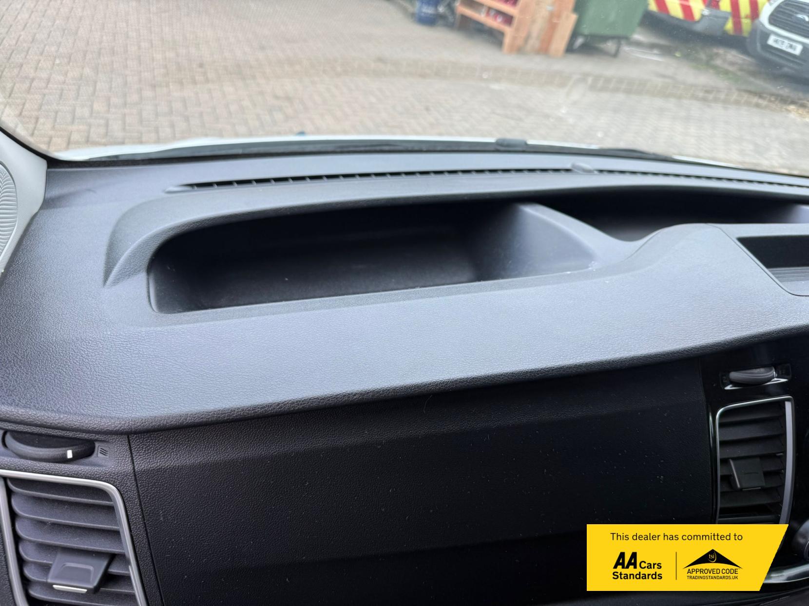 Ford Transit Custom 2.0 300 EcoBlue Limited Panel Van 5dr Diesel Manual L2 H1 Euro 6 (130 ps)