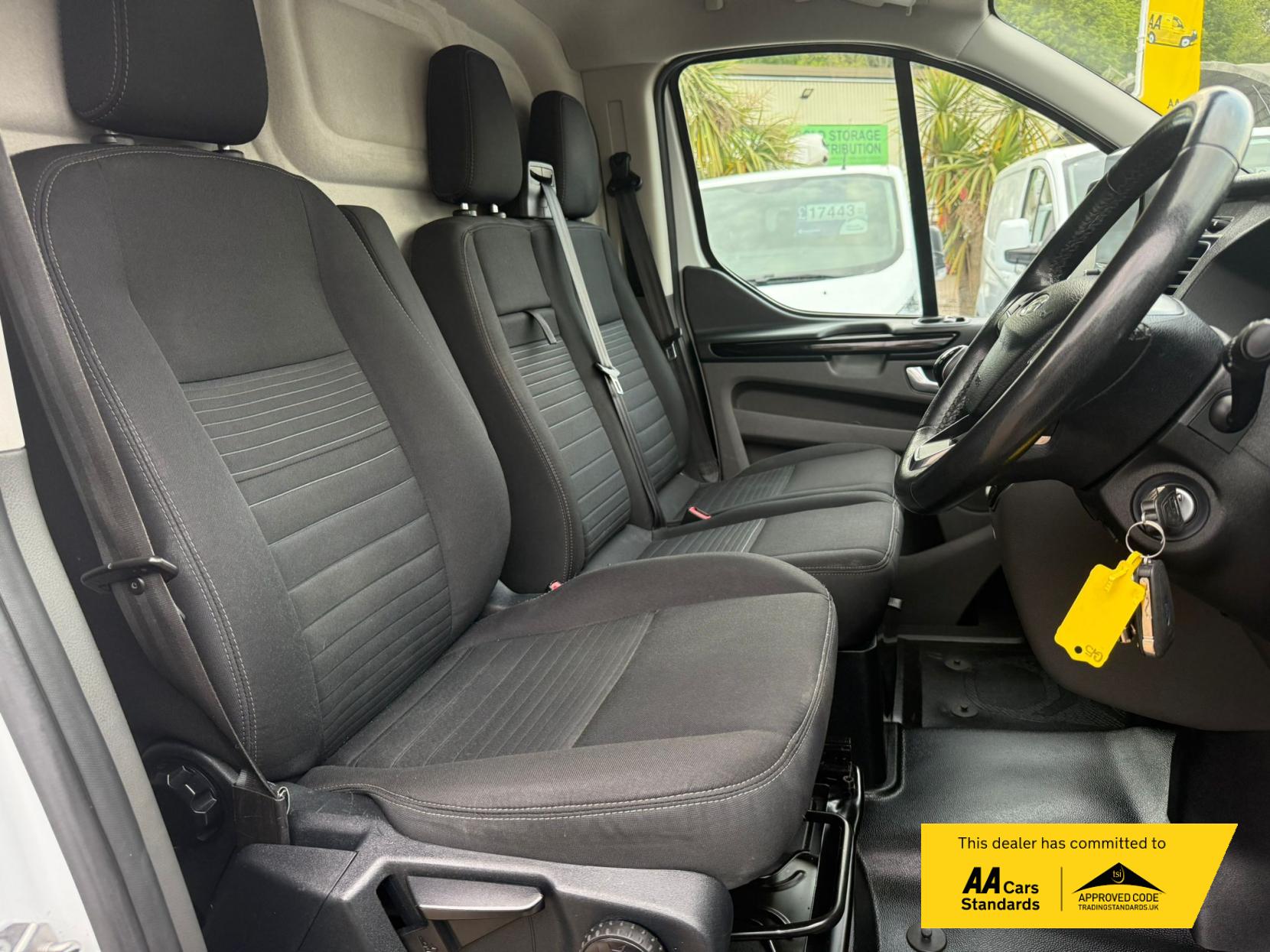 Ford Transit Custom 2.0 300 EcoBlue Limited Panel Van 5dr Diesel Manual L2 H1 Euro 6 (130 ps)