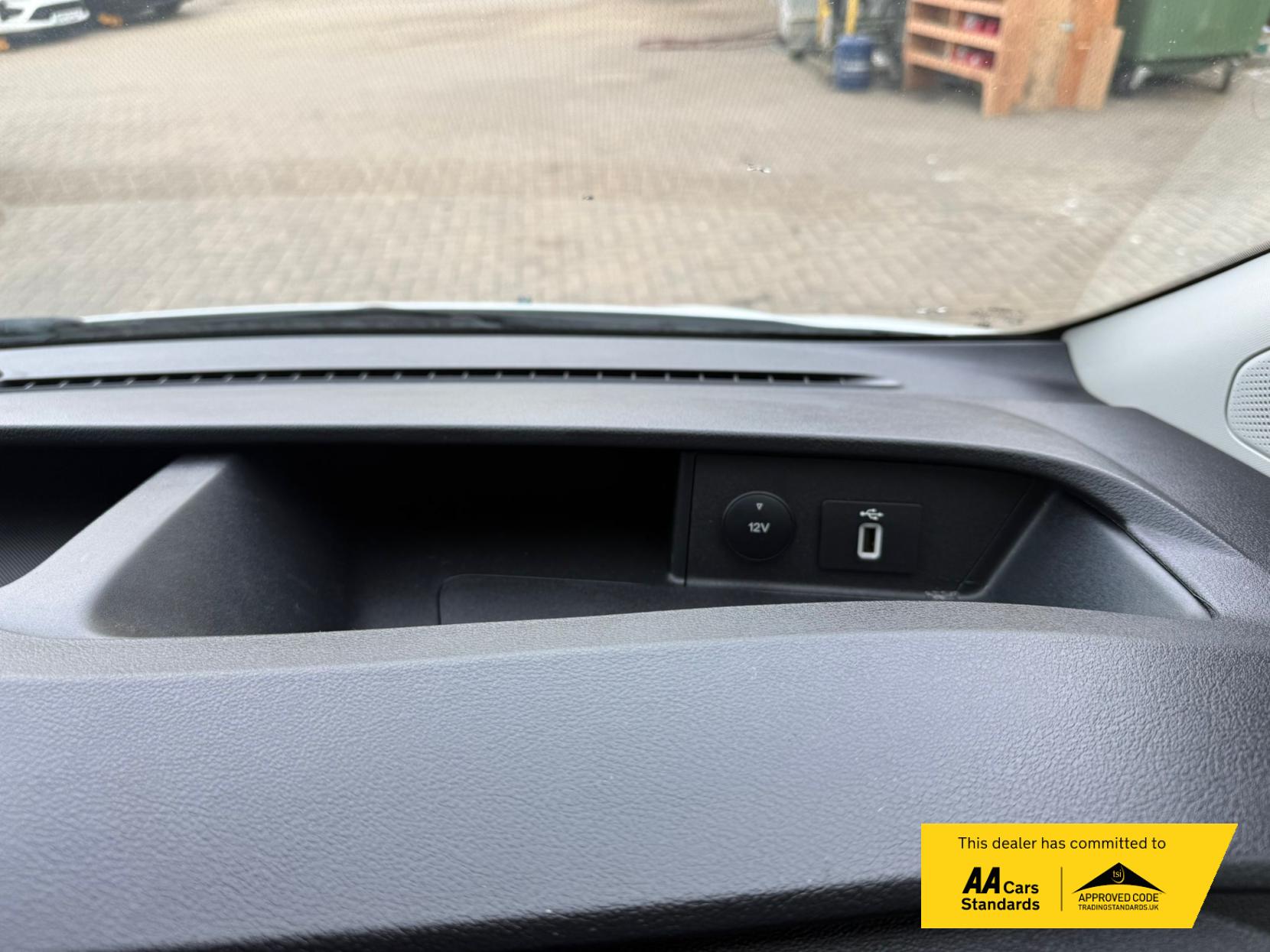 Ford Transit Custom 2.0 300 EcoBlue Limited Panel Van 5dr Diesel Manual L2 H1 Euro 6 (130 ps)