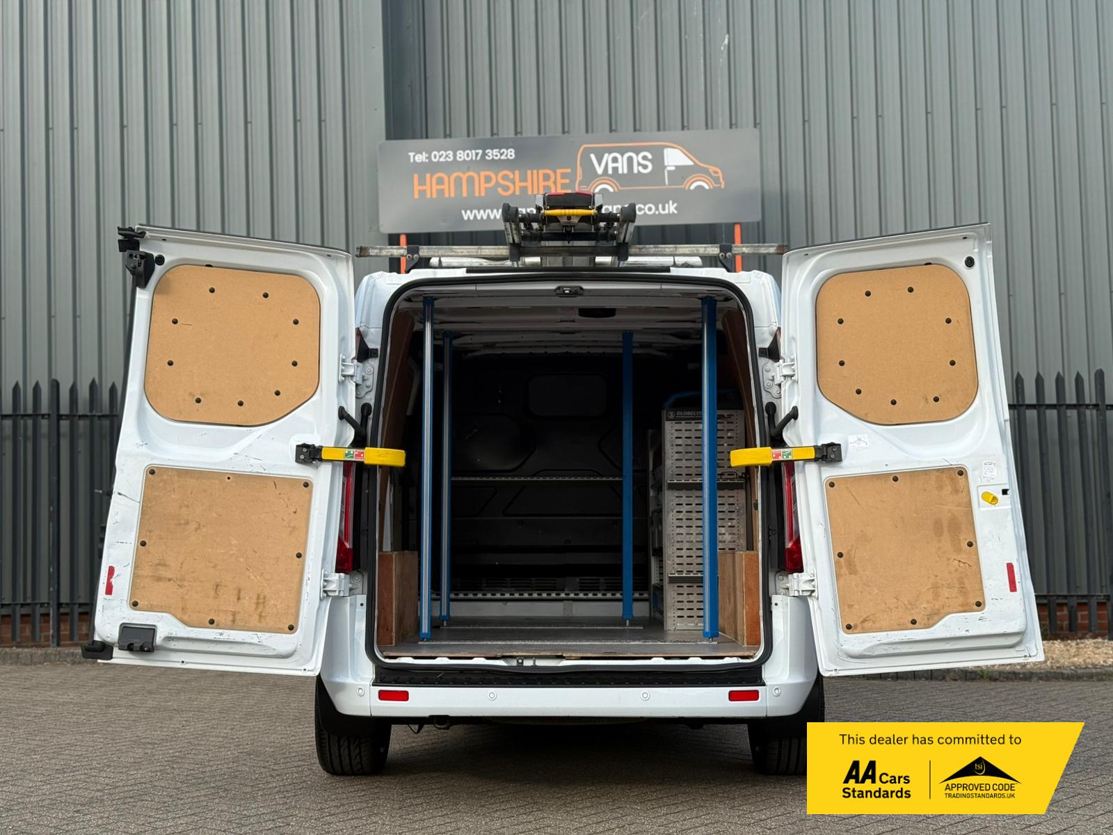 Ford Transit Custom 2.0 300 EcoBlue Limited Panel Van 5dr Diesel Manual L2 H1 Euro 6 (130 ps)