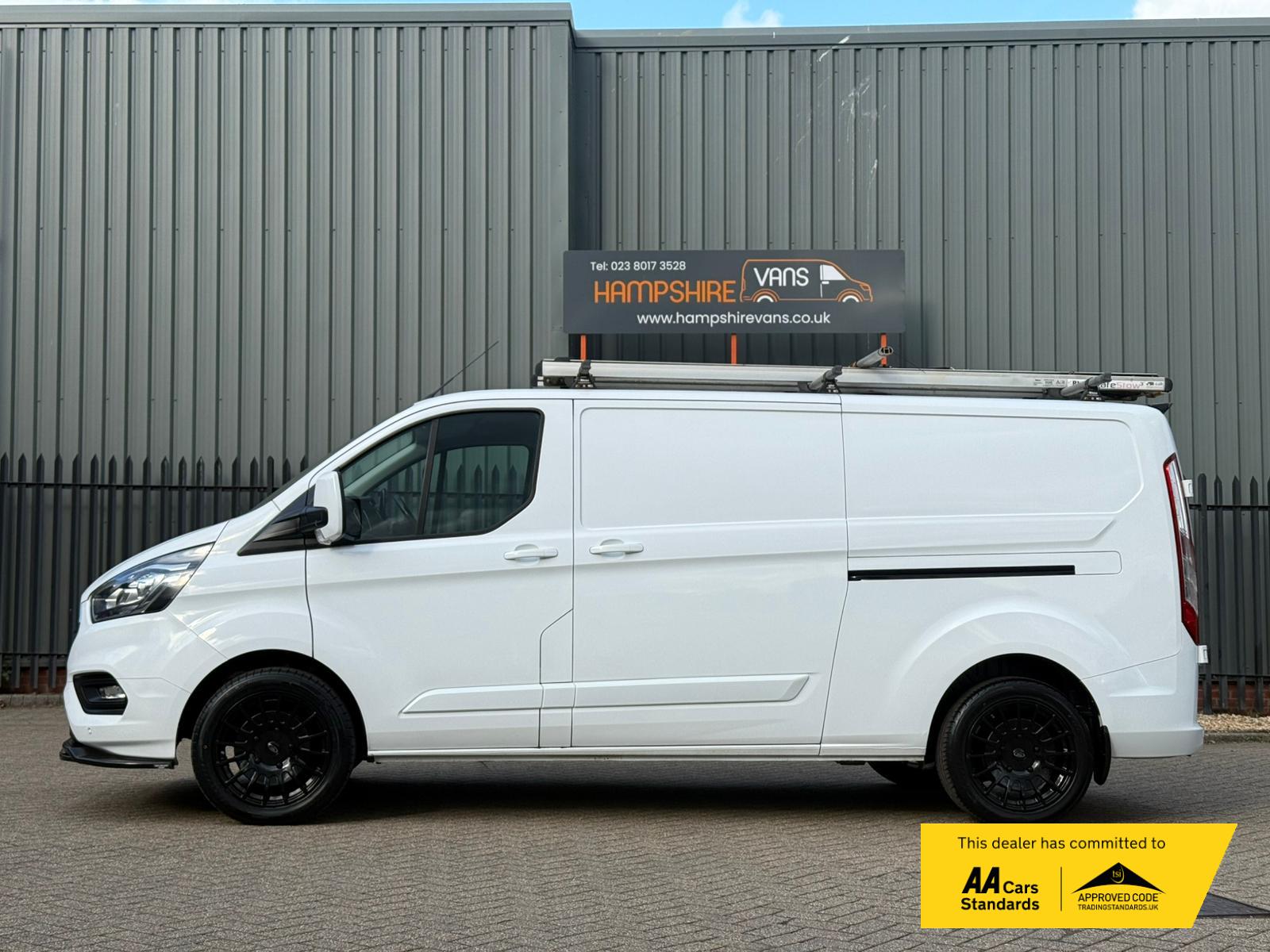 Ford Transit Custom 2.0 300 EcoBlue Limited Panel Van 5dr Diesel Manual L2 H1 Euro 6 (130 ps)