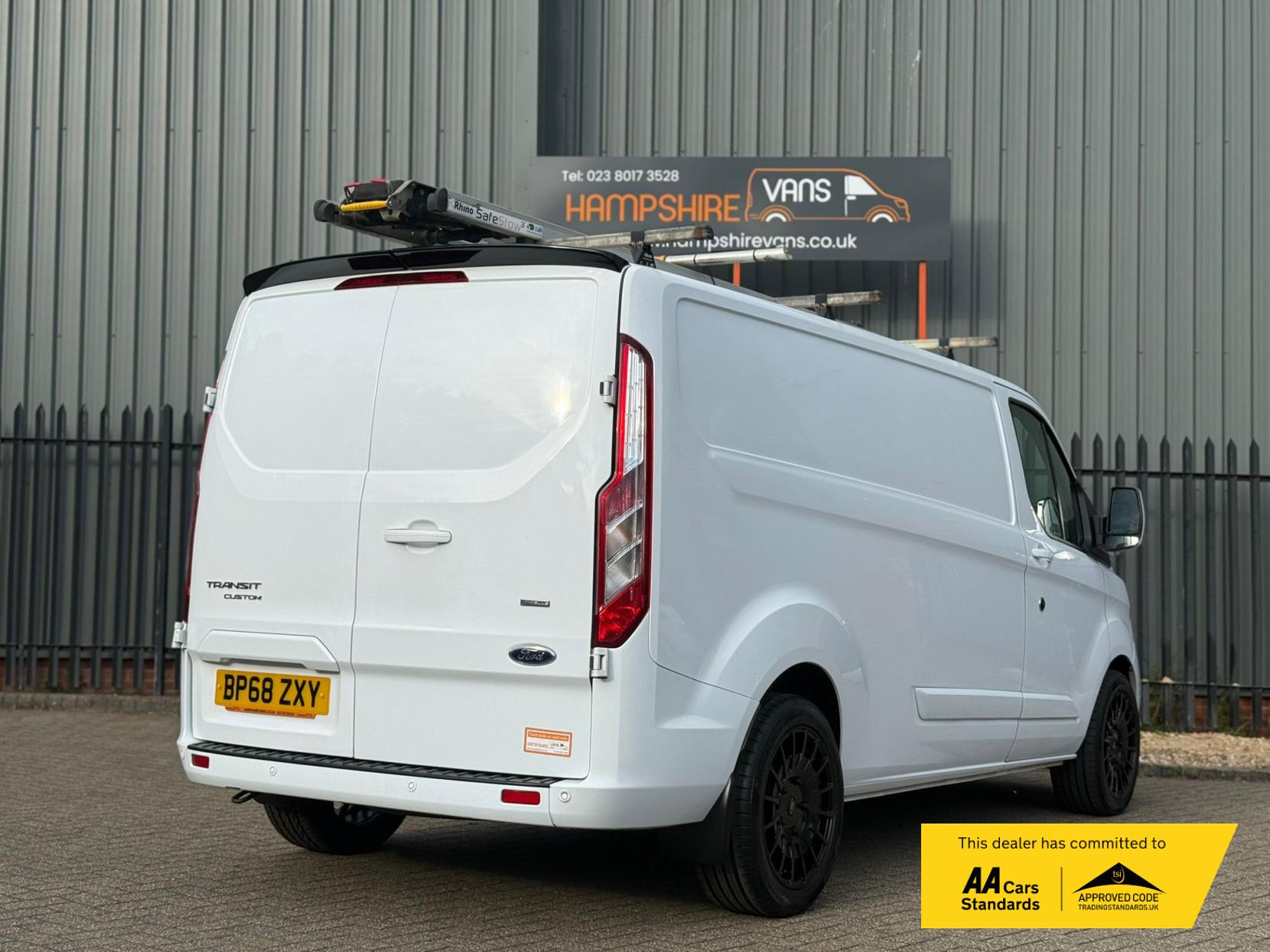 Ford Transit Custom 2.0 300 EcoBlue Limited Panel Van 5dr Diesel Manual L2 H1 Euro 6 (130 ps)