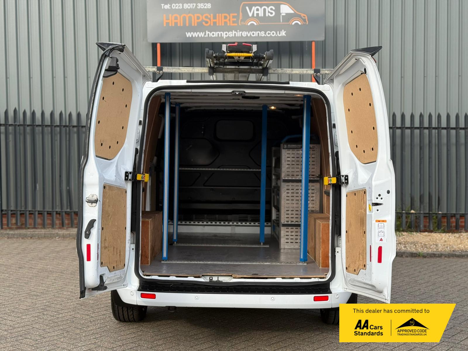 Ford Transit Custom 2.0 300 EcoBlue Limited Panel Van 5dr Diesel Manual L2 H1 Euro 6 (130 ps)