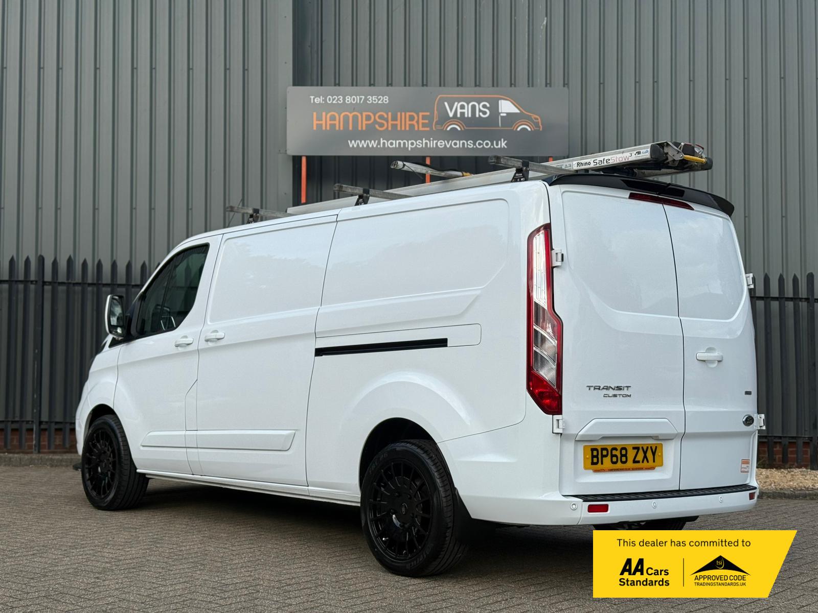 Ford Transit Custom 2.0 300 EcoBlue Limited Panel Van 5dr Diesel Manual L2 H1 Euro 6 (130 ps)