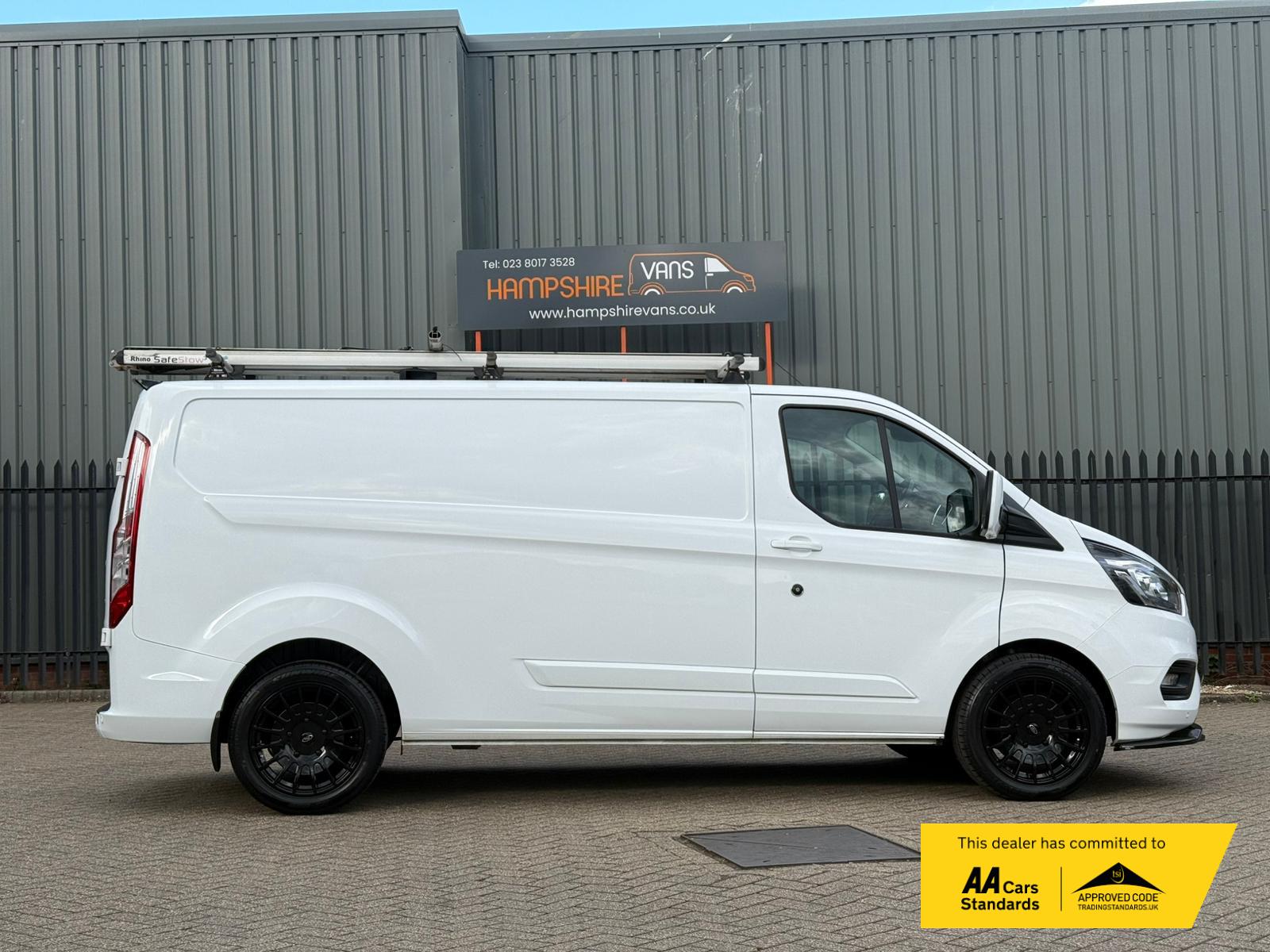 Ford Transit Custom 2.0 300 EcoBlue Limited Panel Van 5dr Diesel Manual L2 H1 Euro 6 (130 ps)