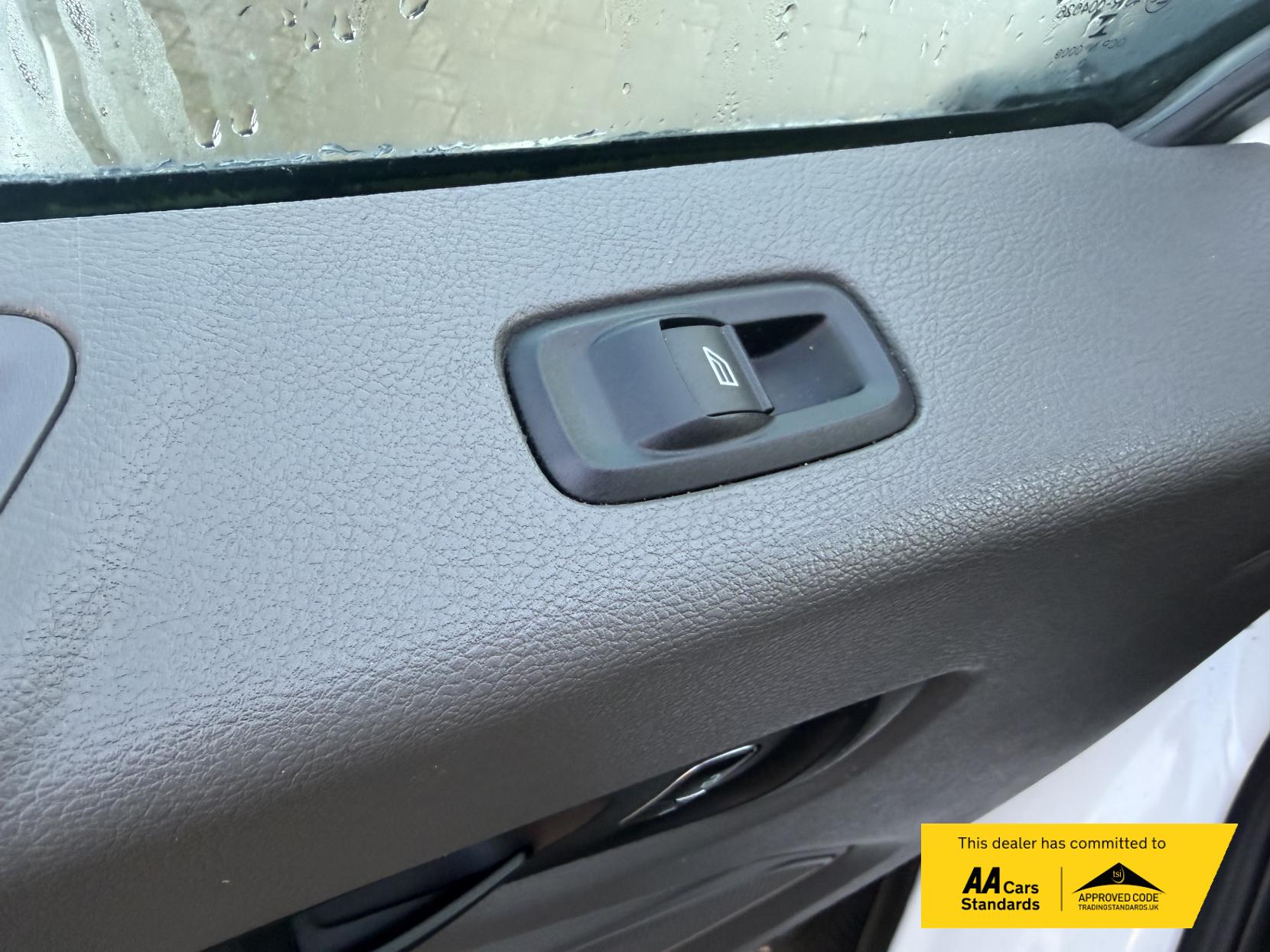 Ford Transit 2.0 350 EcoBlue Leader Panel Van 5dr Diesel Manual RWD L3 H3 Euro 6 (s/s) (130 ps)