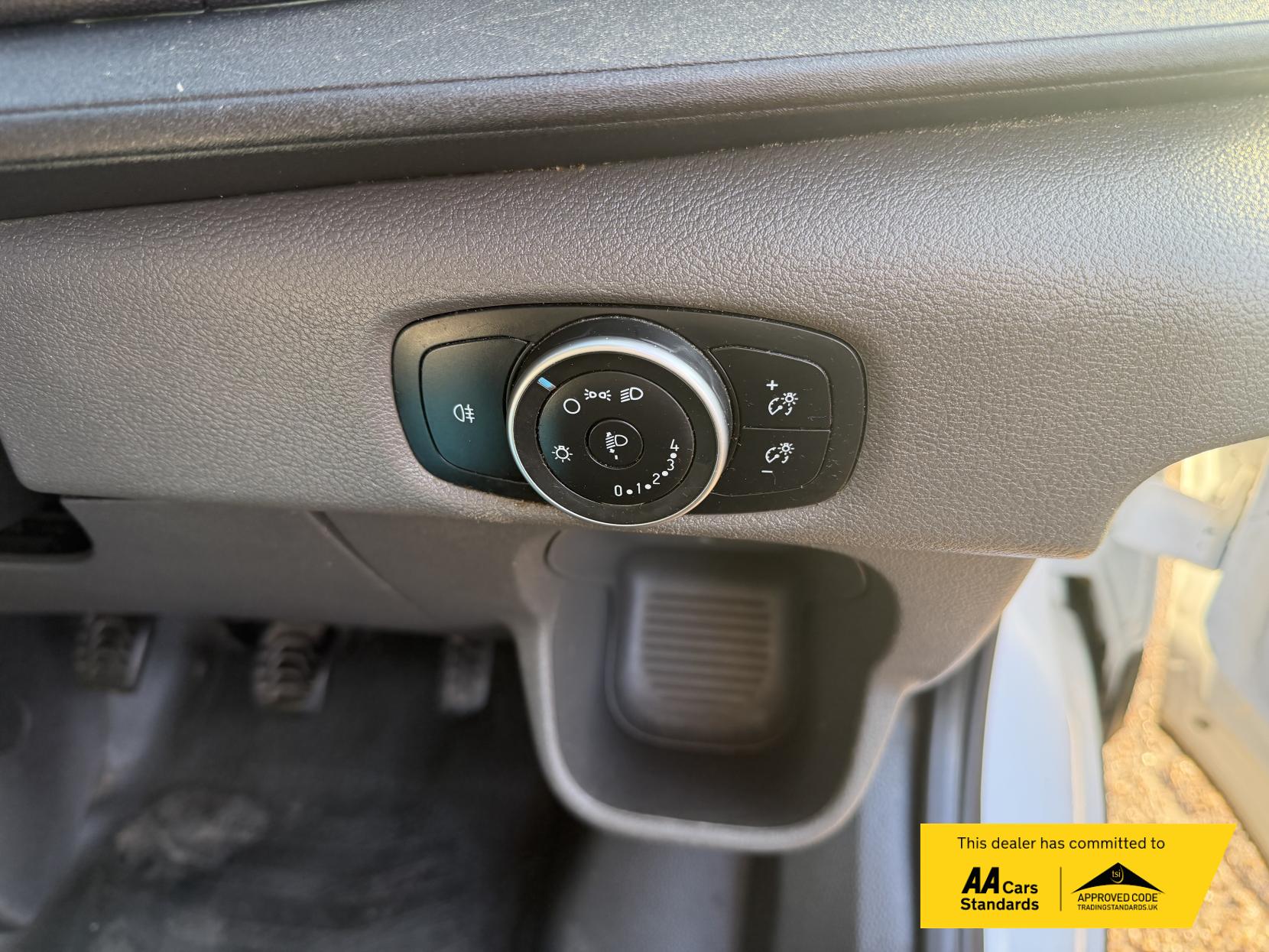 Ford Transit 2.0 350 EcoBlue Leader Panel Van 5dr Diesel Manual RWD L3 H3 Euro 6 (s/s) (130 ps)