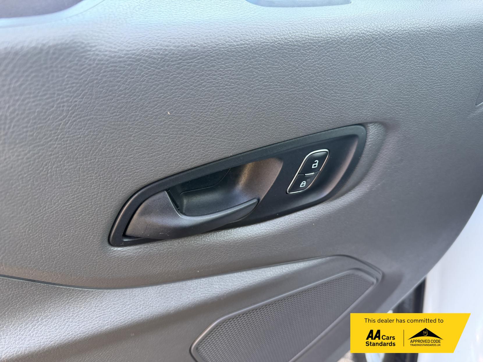 Ford Transit 2.0 350 EcoBlue Leader Panel Van 5dr Diesel Manual RWD L3 H3 Euro 6 (s/s) (130 ps)