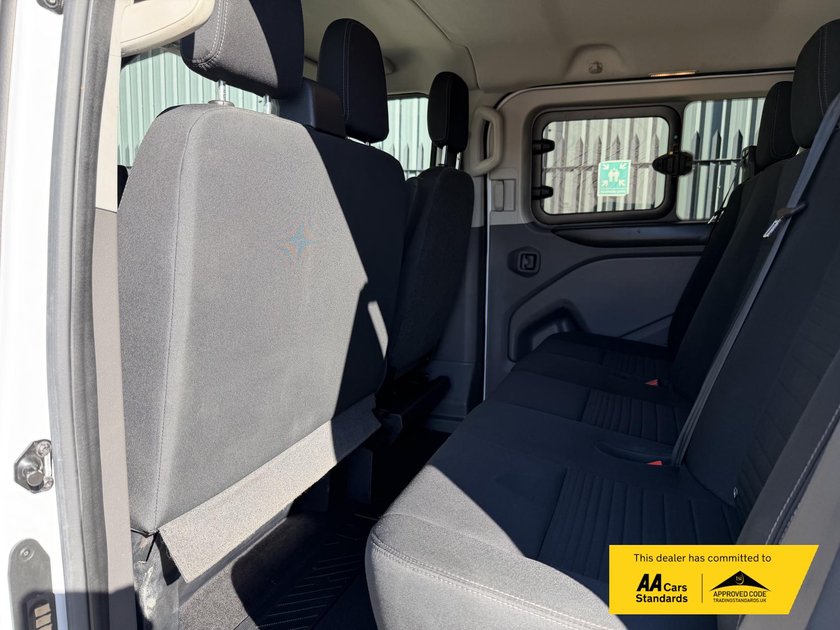 Ford Transit Custom 2.0 300 EcoBlue Limited Crew Van Double Cab 5dr Diesel Manual L1 H1 Euro 6 (s/s) (6 Seat) (130 ps)
