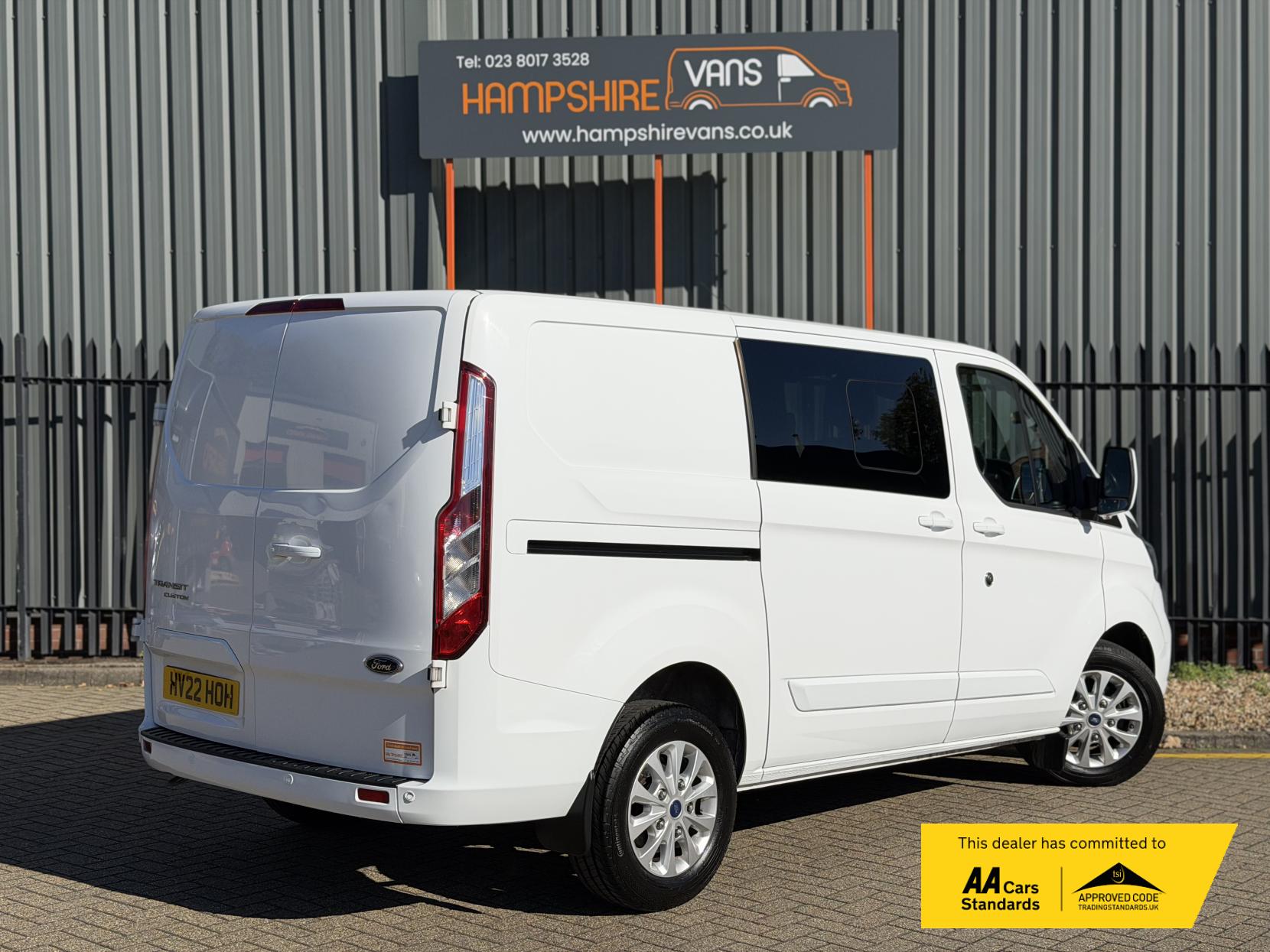 Ford Transit Custom 2.0 300 EcoBlue Limited Crew Van Double Cab 5dr Diesel Manual L1 H1 Euro 6 (s/s) (6 Seat) (130 ps)