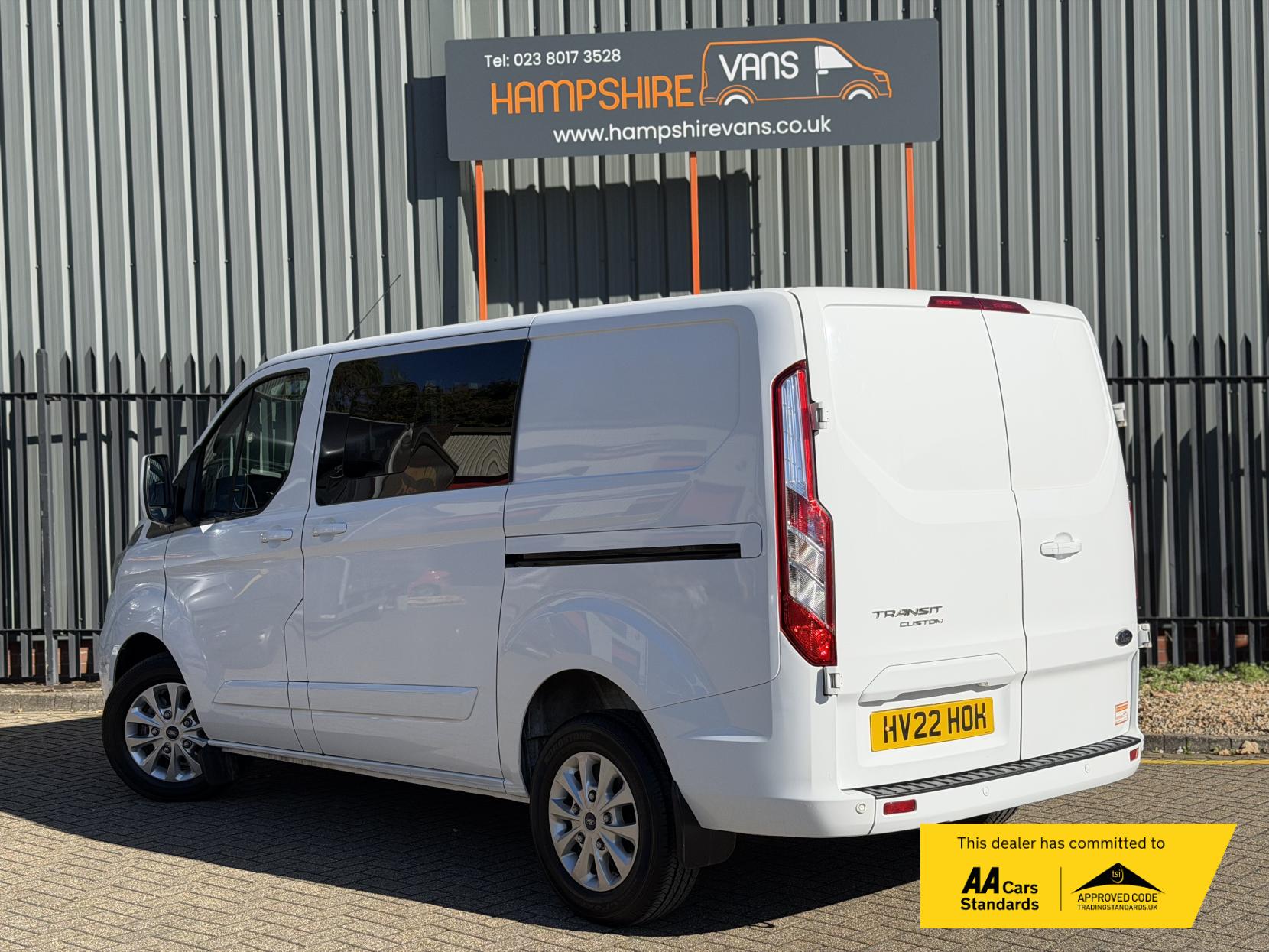 Ford Transit Custom 2.0 300 EcoBlue Limited Crew Van Double Cab 5dr Diesel Manual L1 H1 Euro 6 (s/s) (6 Seat) (130 ps)
