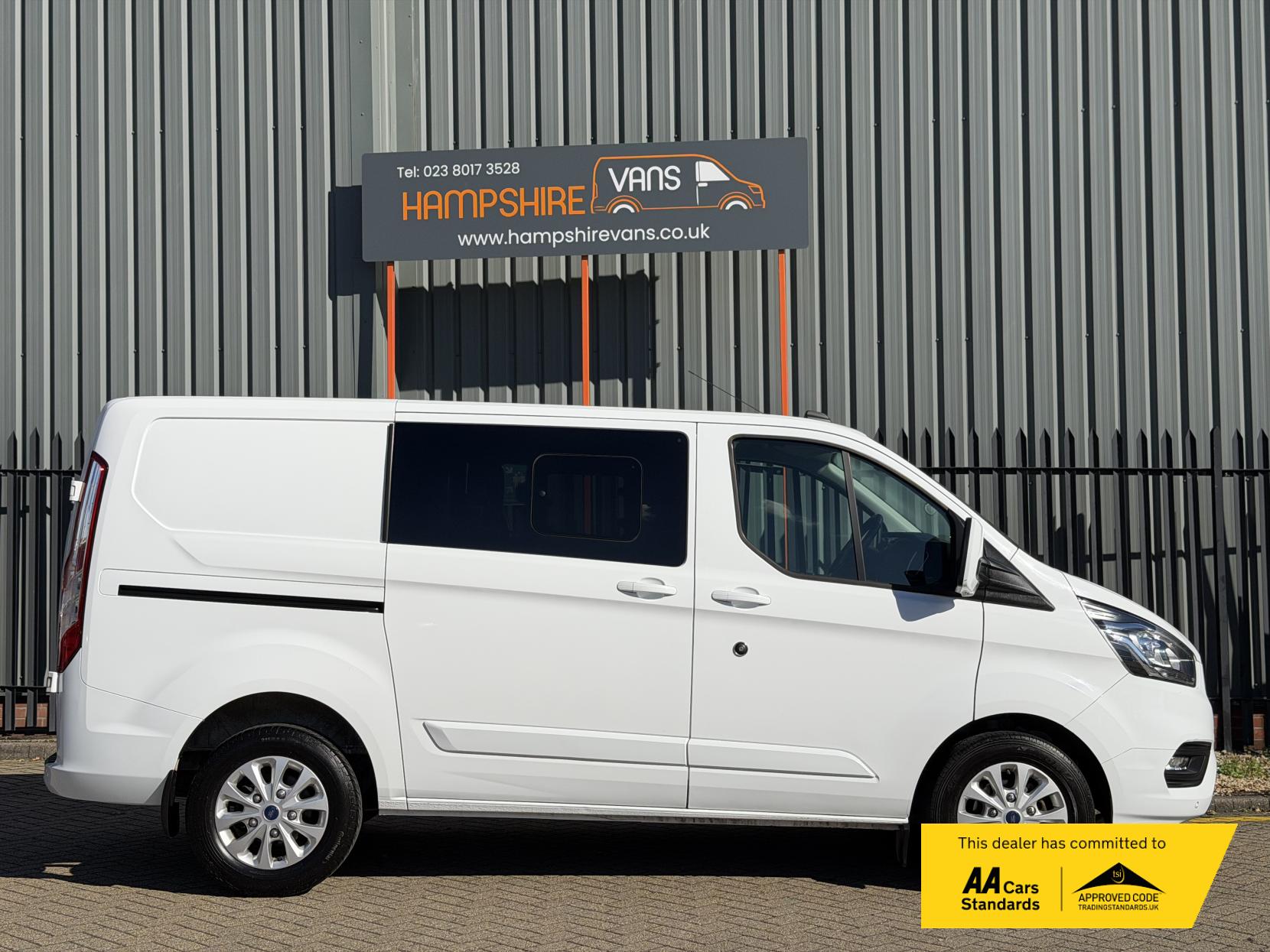 Ford Transit Custom 2.0 300 EcoBlue Limited Crew Van Double Cab 5dr Diesel Manual L1 H1 Euro 6 (s/s) (6 Seat) (130 ps)