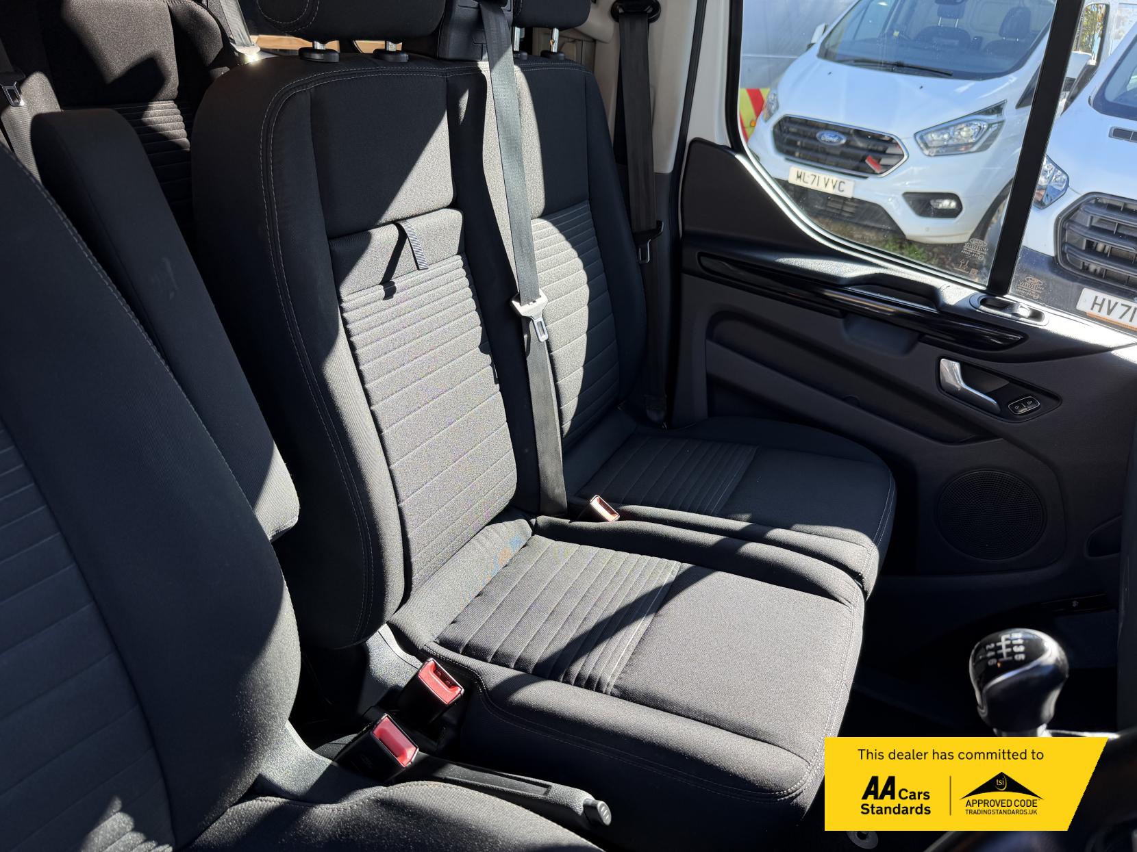 Ford Transit Custom 2.0 300 EcoBlue Limited Crew Van Double Cab 5dr Diesel Manual L1 H1 Euro 6 (s/s) (6 Seat) (130 ps)