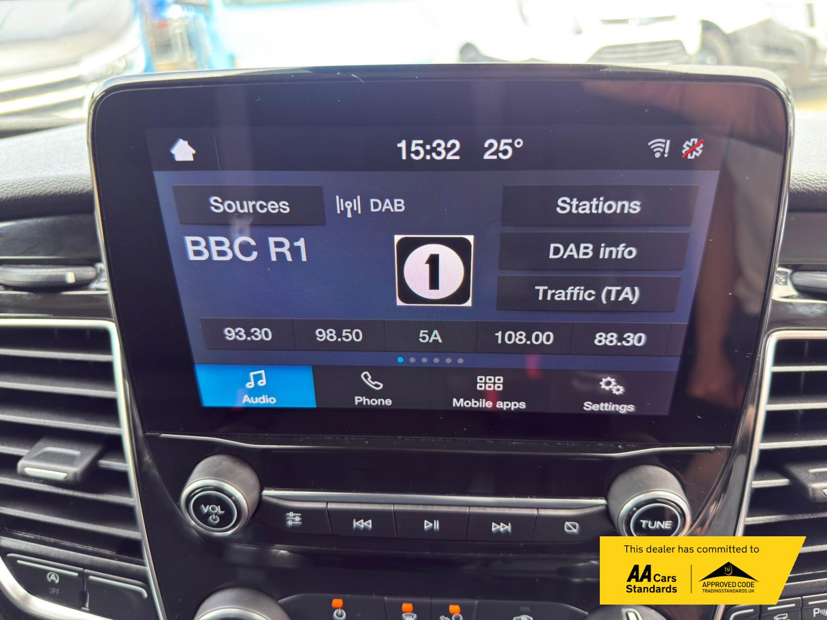 2022 Ford Transit Custom 2.0 300 EcoBlue Limited Panel Van 5dr Diesel Manual L1 H1 Euro 6 (s/s) (130 ps) - Thumbnail 16