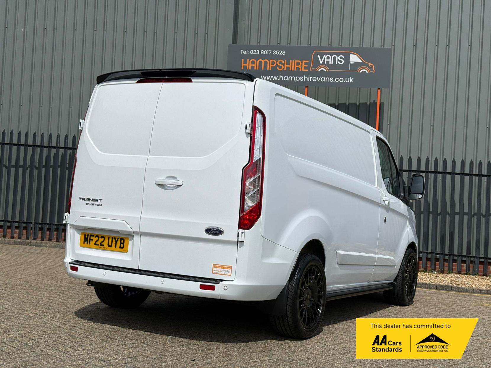 2022 Ford Transit Custom 2.0 300 EcoBlue Limited Panel Van 5dr Diesel Manual L1 H1 Euro 6 (s/s) (130 ps) - Thumbnail 4