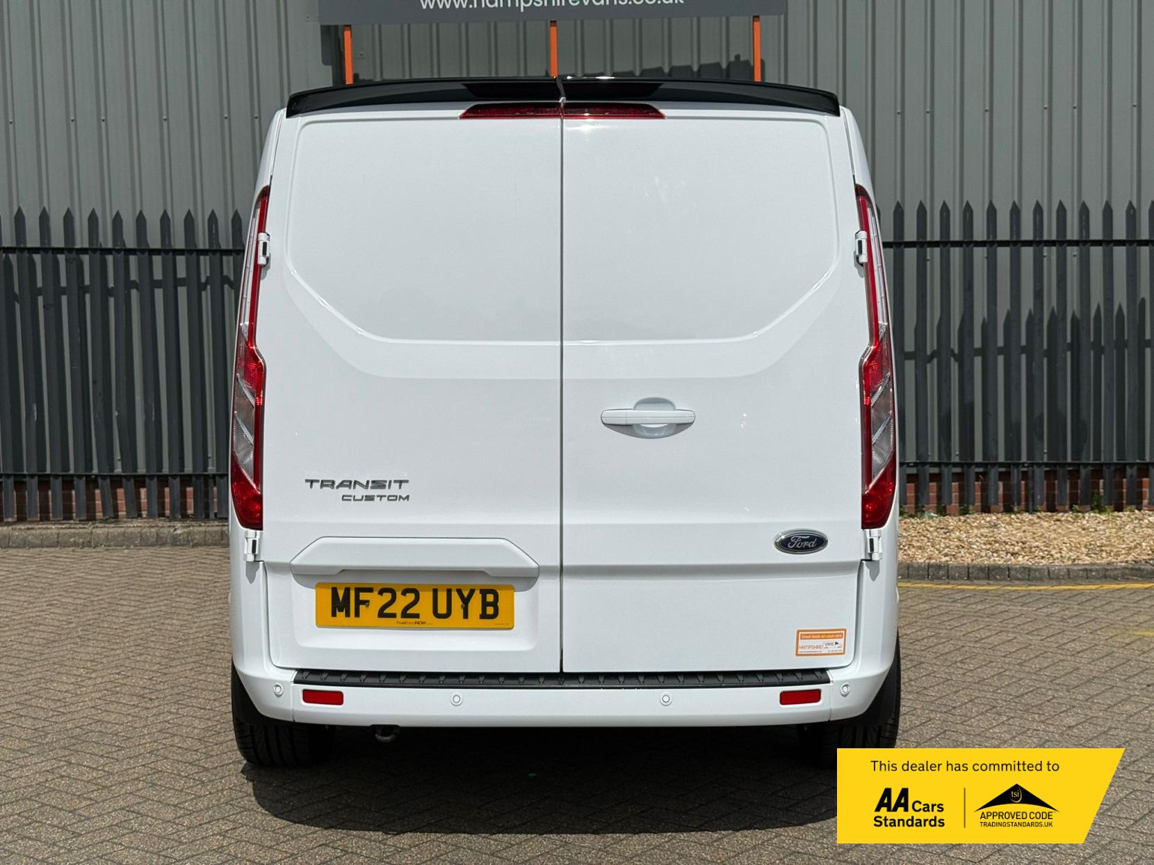 2022 Ford Transit Custom 2.0 300 EcoBlue Limited Panel Van 5dr Diesel Manual L1 H1 Euro 6 (s/s) (130 ps) - Thumbnail 8