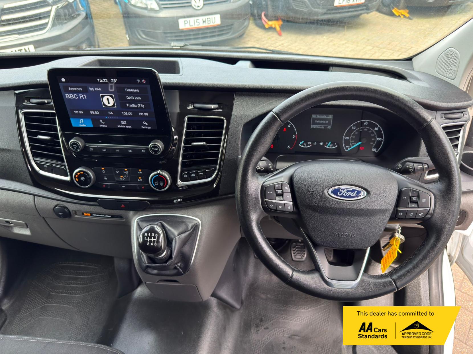 2022 Ford Transit Custom 2.0 300 EcoBlue Limited Panel Van 5dr Diesel Manual L1 H1 Euro 6 (s/s) (130 ps) - Thumbnail 11