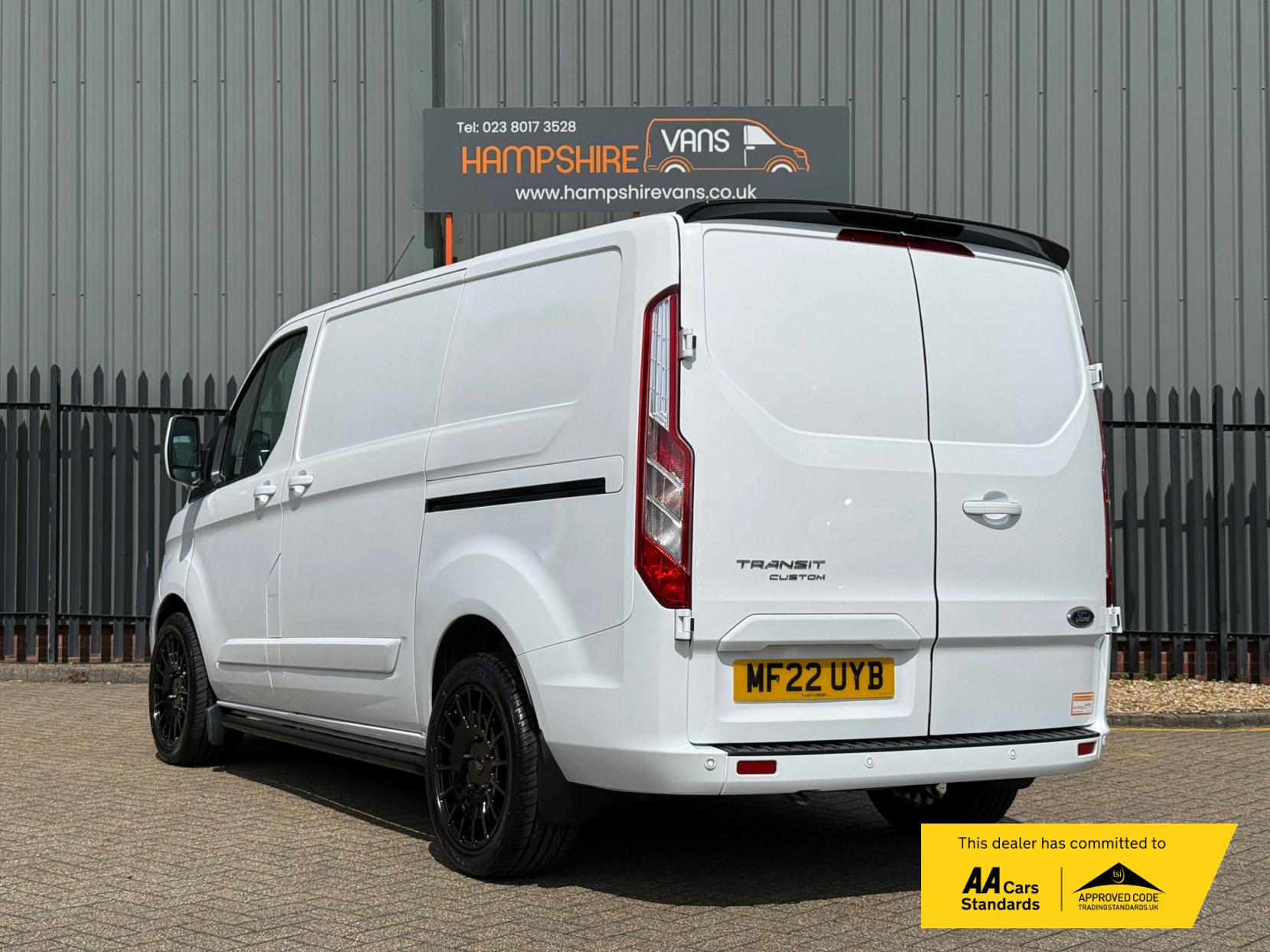 2022 Ford Transit Custom 2.0 300 EcoBlue Limited Panel Van 5dr Diesel Manual L1 H1 Euro 6 (s/s) (130 ps) - Thumbnail 3