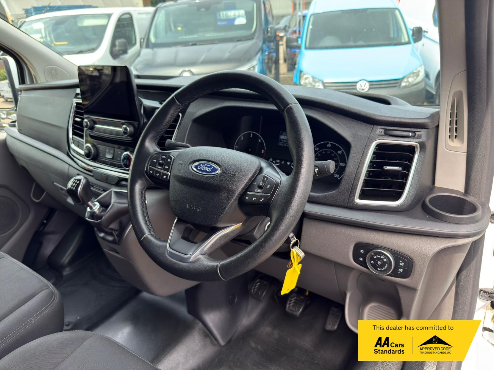 2022 Ford Transit Custom 2.0 300 EcoBlue Limited Panel Van 5dr Diesel Manual L1 H1 Euro 6 (s/s) (130 ps) - Thumbnail 19