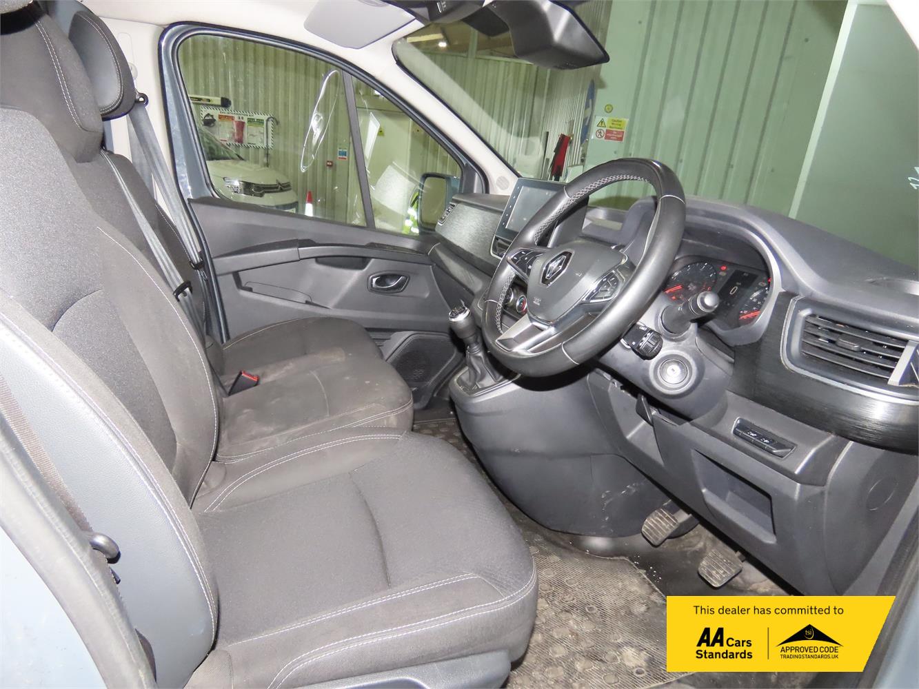 Renault Trafic 2.0 dCi Blue LL30 Sport Panel Van 5dr Diesel Manual L2 H1 Euro 6 (s/s) (150 ps)