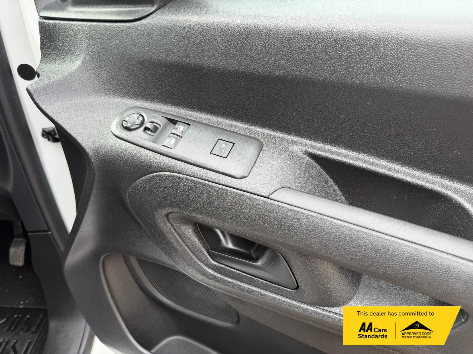 Vauxhall Combo 1.5 Turbo D 2300 Sportive Panel Van 4dr Diesel Manual L2 H1 Euro 6 (s/s) (100 ps)