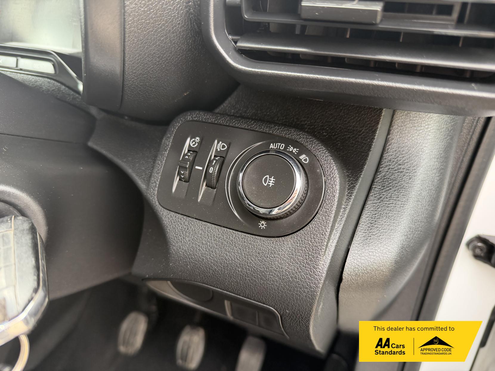 Vauxhall Combo 1.5 Turbo D 2300 Sportive Panel Van 4dr Diesel Manual L2 H1 Euro 6 (s/s) (100 ps)