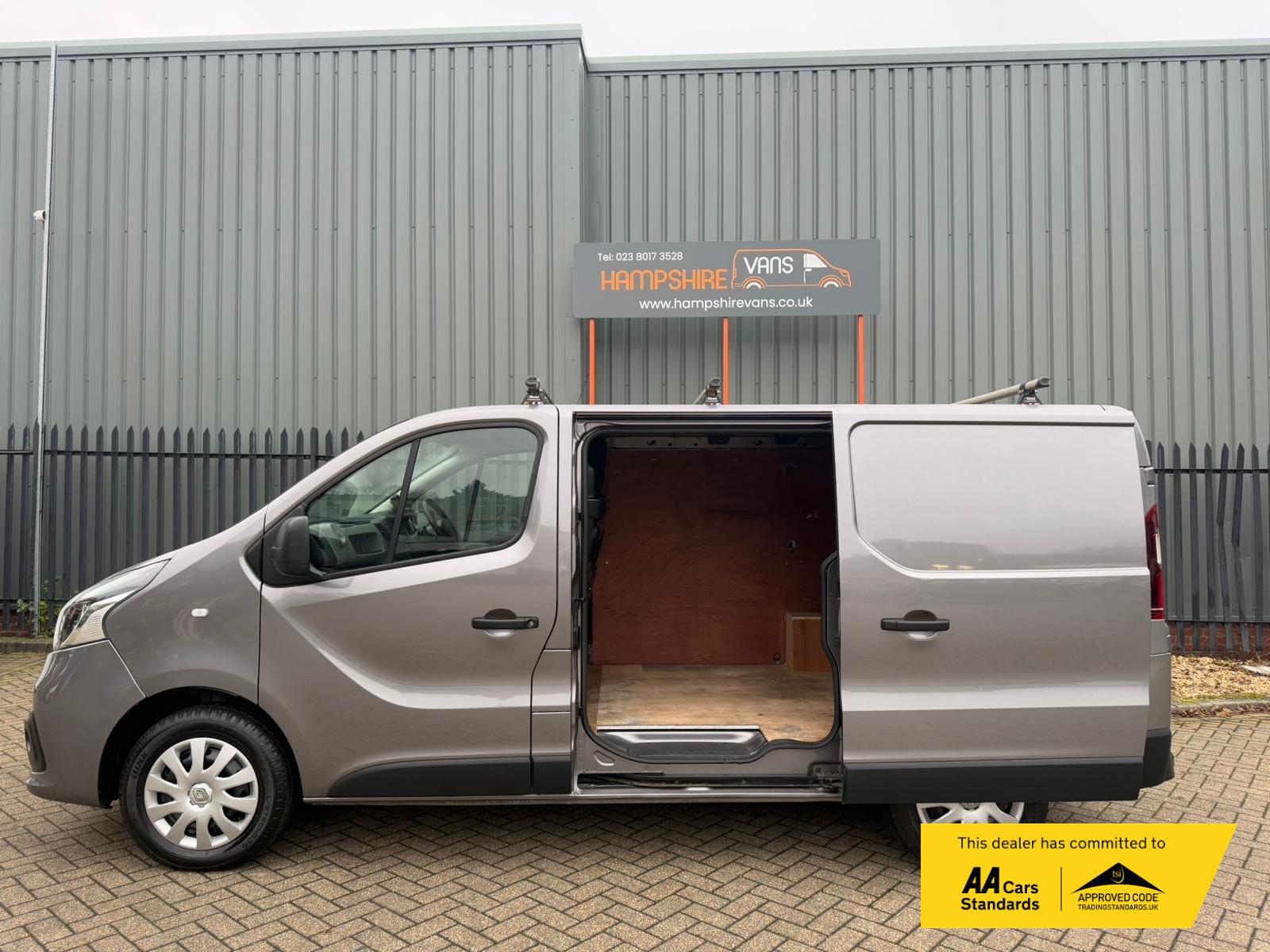 Renault Trafic 1.6 dCi 27 Business+ Panel Van 5dr Diesel Manual SWB Standard Roof Euro 6 (120 ps)