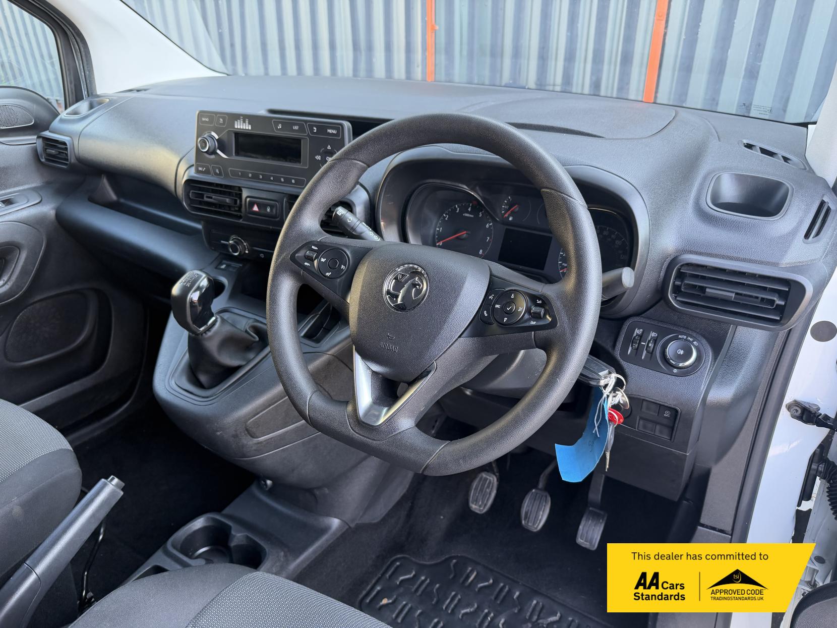 2020 Vauxhall Combo 1.5 Turbo D 2300 Sportive Panel Van 4dr Diesel Manual L2 H1 Euro 6 (s/s) (100 ps) - Thumbnail 11
