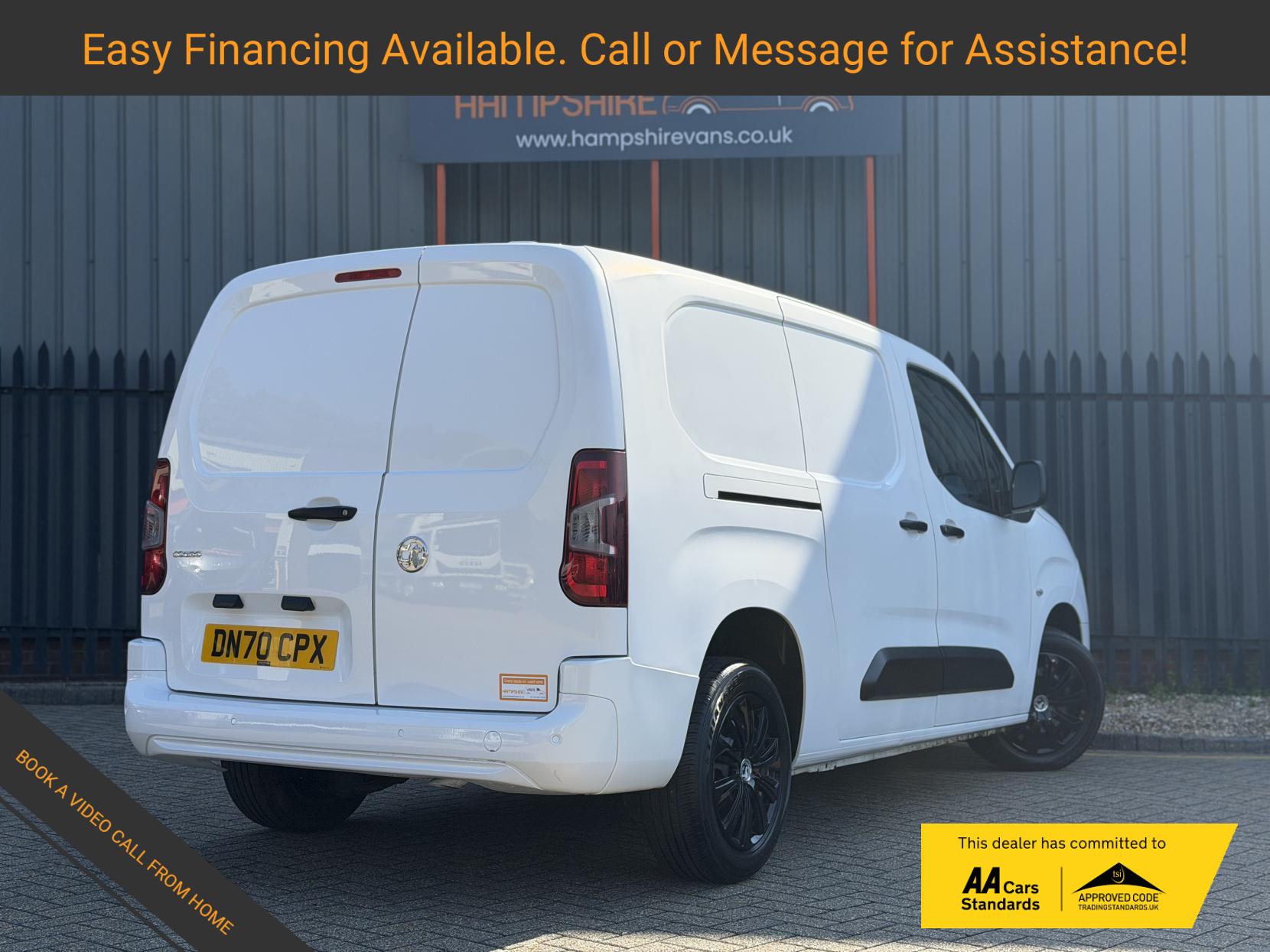 2020 Vauxhall Combo 1.5 Turbo D 2300 Sportive Panel Van 4dr Diesel Manual L2 H1 Euro 6 (s/s) (100 ps) - Thumbnail 3