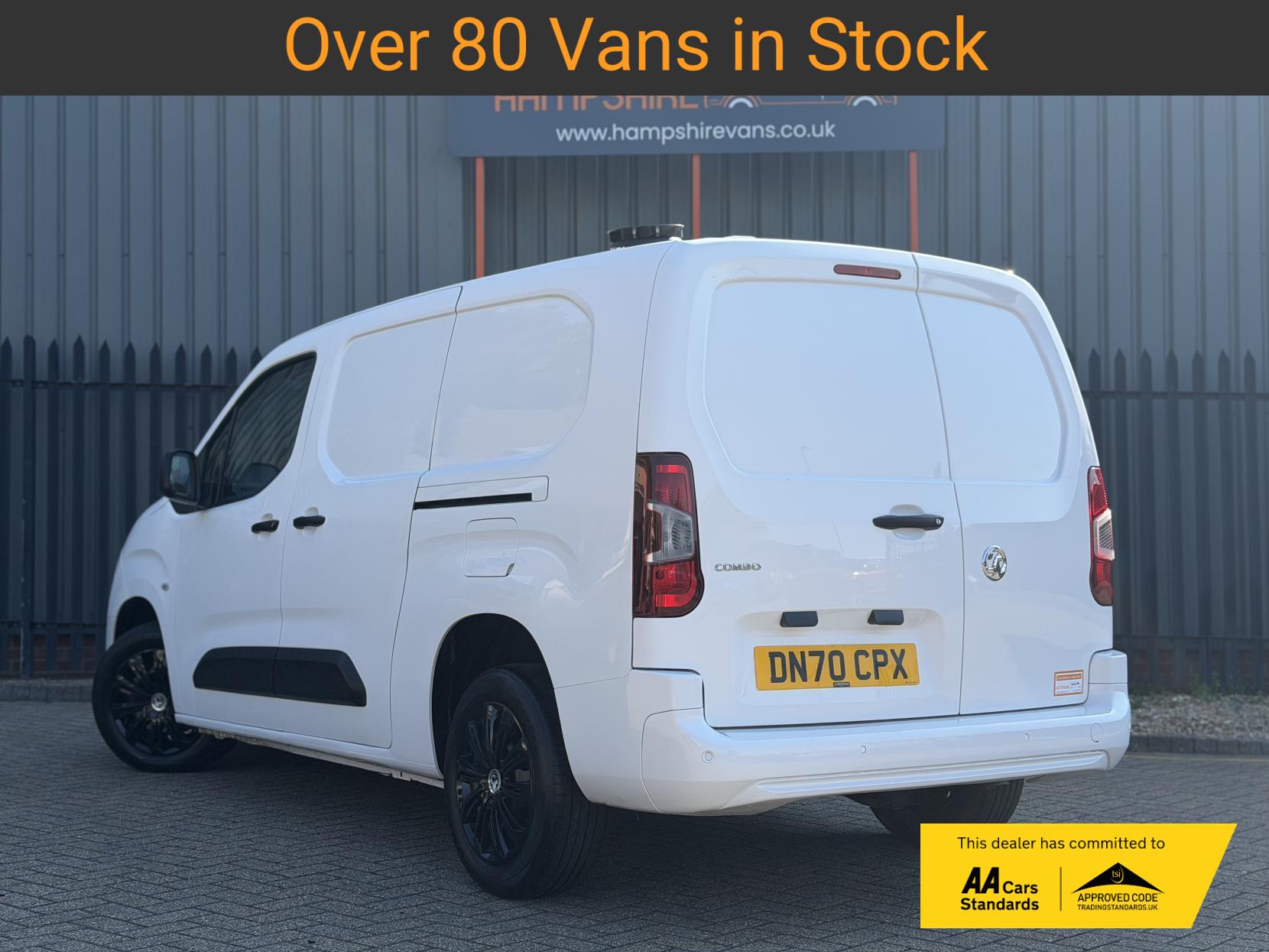 2020 Vauxhall Combo 1.5 Turbo D 2300 Sportive Panel Van 4dr Diesel Manual L2 H1 Euro 6 (s/s) (100 ps) - Thumbnail 4