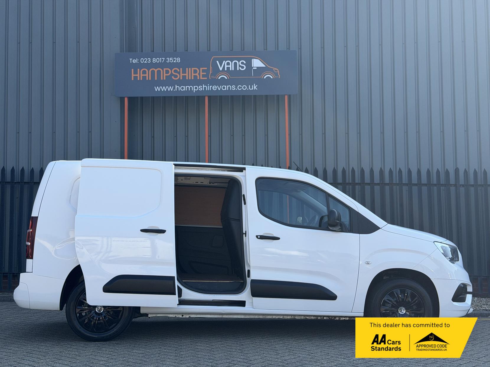 2020 Vauxhall Combo 1.5 Turbo D 2300 Sportive Panel Van 4dr Diesel Manual L2 H1 Euro 6 (s/s) (100 ps) - Thumbnail 6