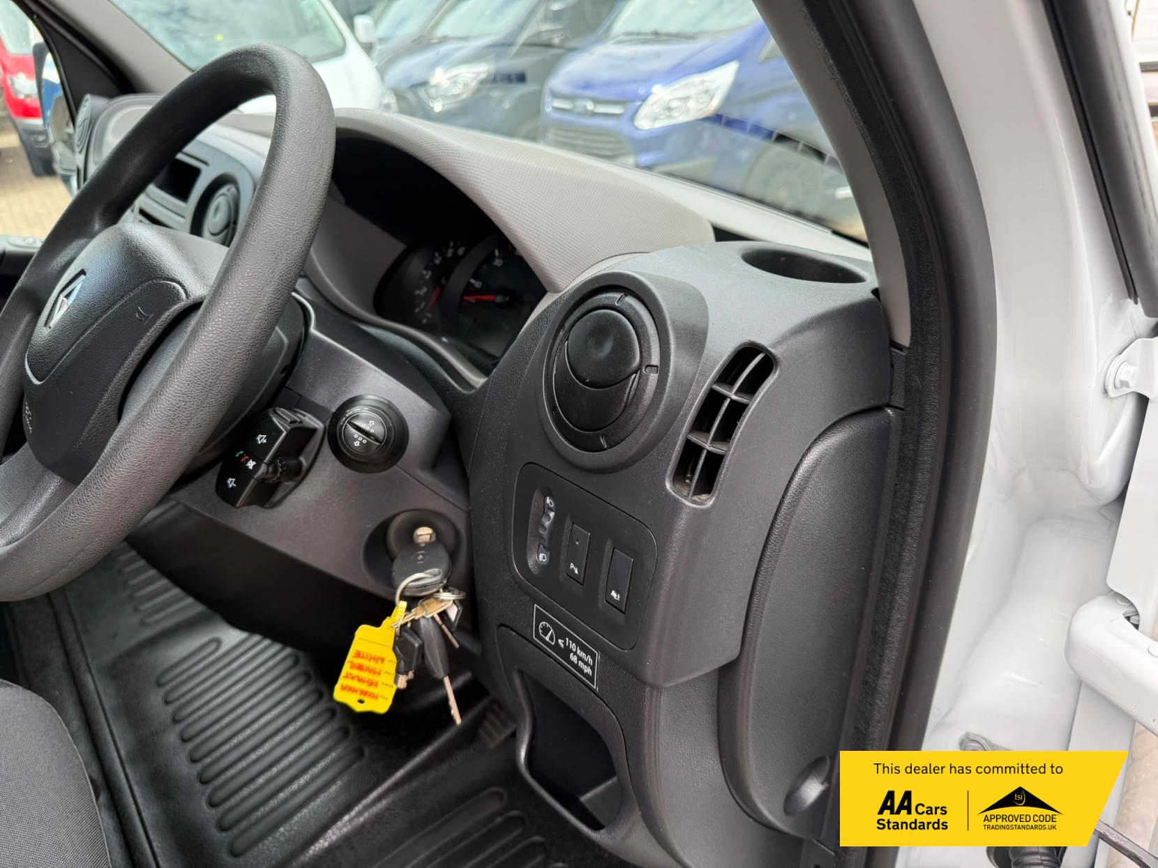 2016 Renault Master 2.3 dCi ENERGY 35 Business Combi Van Double Cab 5dr Diesel Manual FWD MWB Medium Roof Euro 6 (s/s) (9 Seat) (145 ps) - Thumbnail 51