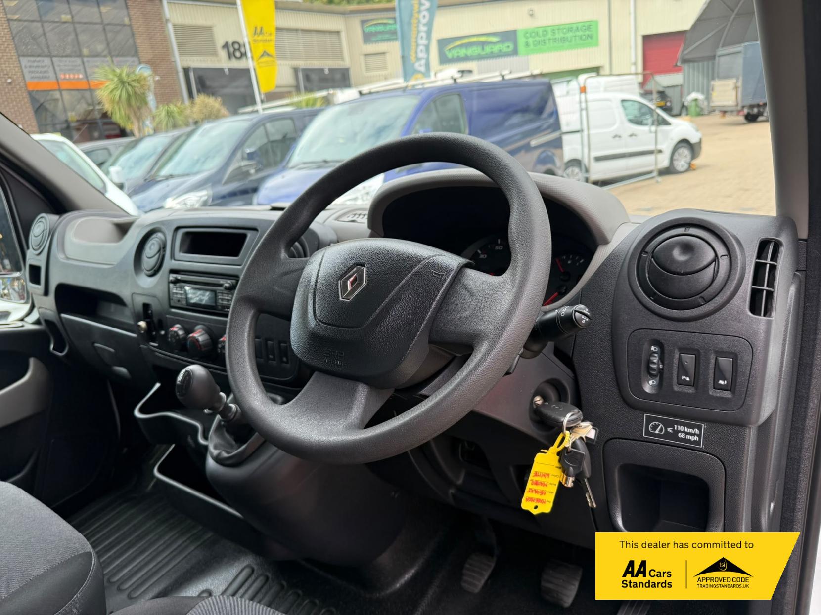 2016 Renault Master 2.3 dCi ENERGY 35 Business Combi Van Double Cab 5dr Diesel Manual FWD MWB Medium Roof Euro 6 (s/s) (9 Seat) (145 ps) - Thumbnail 50