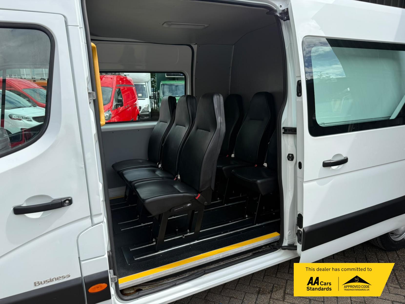 2016 Renault Master 2.3 dCi ENERGY 35 Business Combi Van Double Cab 5dr Diesel Manual FWD MWB Medium Roof Euro 6 (s/s) (9 Seat) (145 ps) - Thumbnail 9