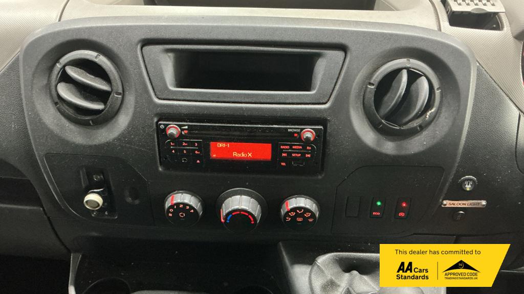 2016 Renault Master 2.3 dCi ENERGY 35 Business Combi Van Double Cab 5dr Diesel Manual FWD MWB Medium Roof Euro 6 (s/s) (9 Seat) (145 ps) - Thumbnail 5