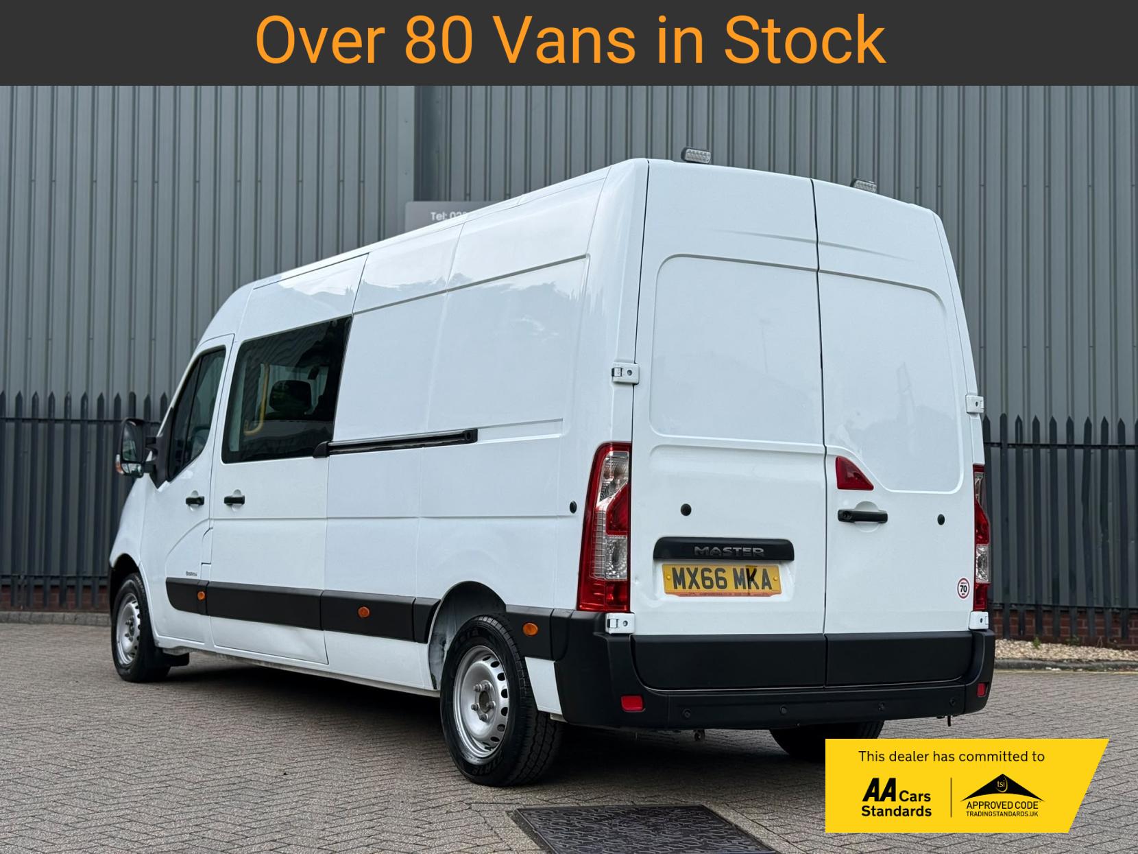 2016 Renault Master 2.3 dCi ENERGY 35 Business Combi Van Double Cab 5dr Diesel Manual FWD MWB Medium Roof Euro 6 (s/s) (9 Seat) (145 ps) - Thumbnail 4