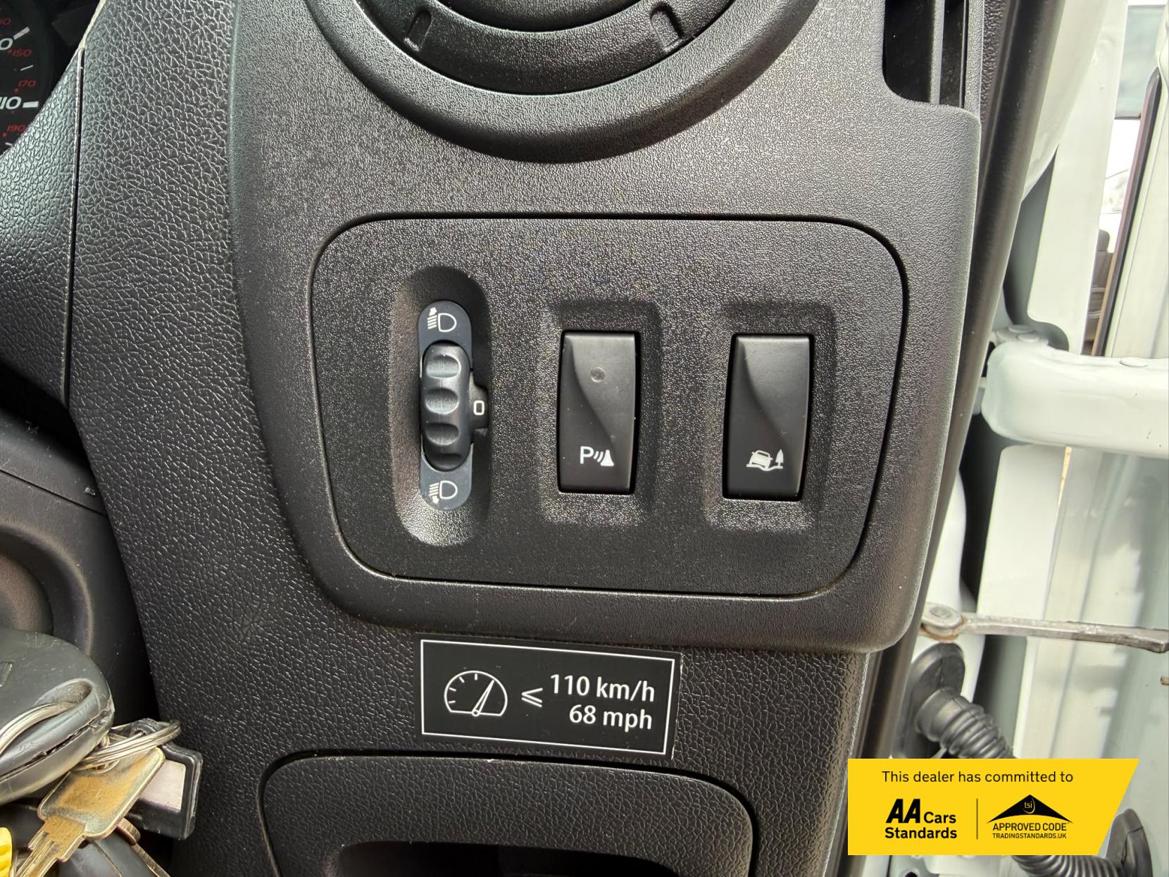 2016 Renault Master 2.3 dCi ENERGY 35 Business Combi Van Double Cab 5dr Diesel Manual FWD MWB Medium Roof Euro 6 (s/s) (9 Seat) (145 ps) - Thumbnail 43
