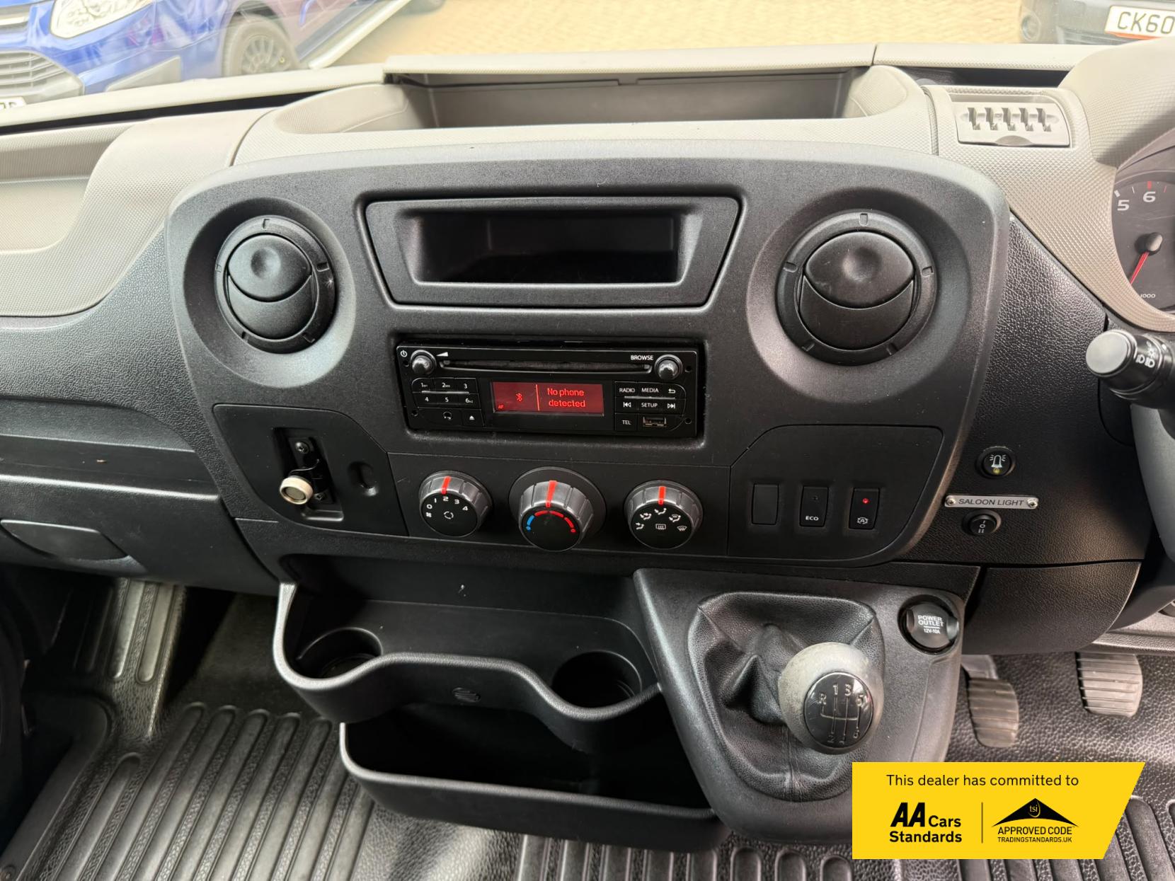 2016 Renault Master 2.3 dCi ENERGY 35 Business Combi Van Double Cab 5dr Diesel Manual FWD MWB Medium Roof Euro 6 (s/s) (9 Seat) (145 ps) - Thumbnail 37