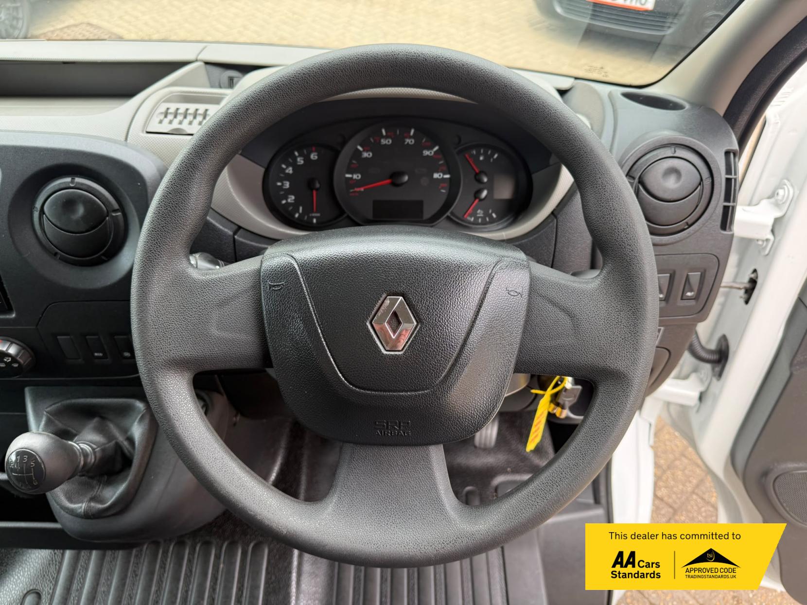 2016 Renault Master 2.3 dCi ENERGY 35 Business Combi Van Double Cab 5dr Diesel Manual FWD MWB Medium Roof Euro 6 (s/s) (9 Seat) (145 ps) - Thumbnail 40