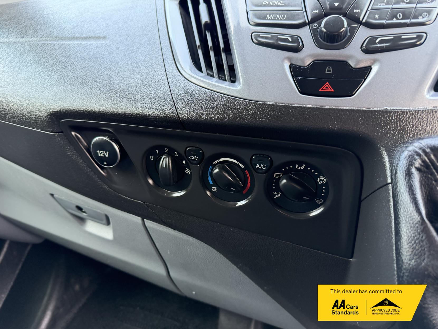 Ford Transit Custom 2.2 TDCi 290 Limited Panel Van 5dr Diesel Manual L2 H1 (186 g/km, 123 bhp)