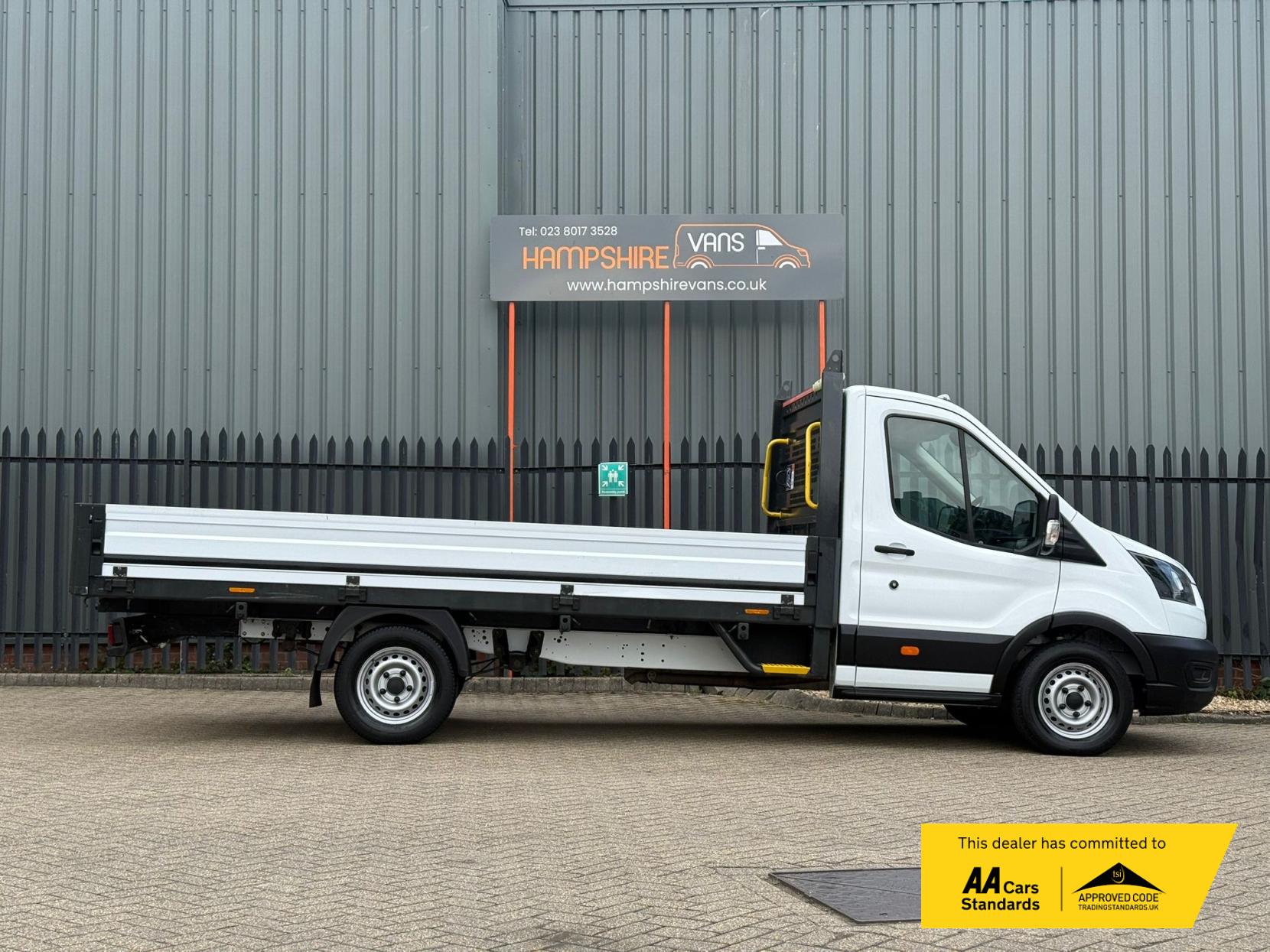 Ford Transit 2.0 350 EcoBlue Leader Premium Dropside 2dr Diesel Manual FWD L4 Euro 6 (s/s) (130 ps)